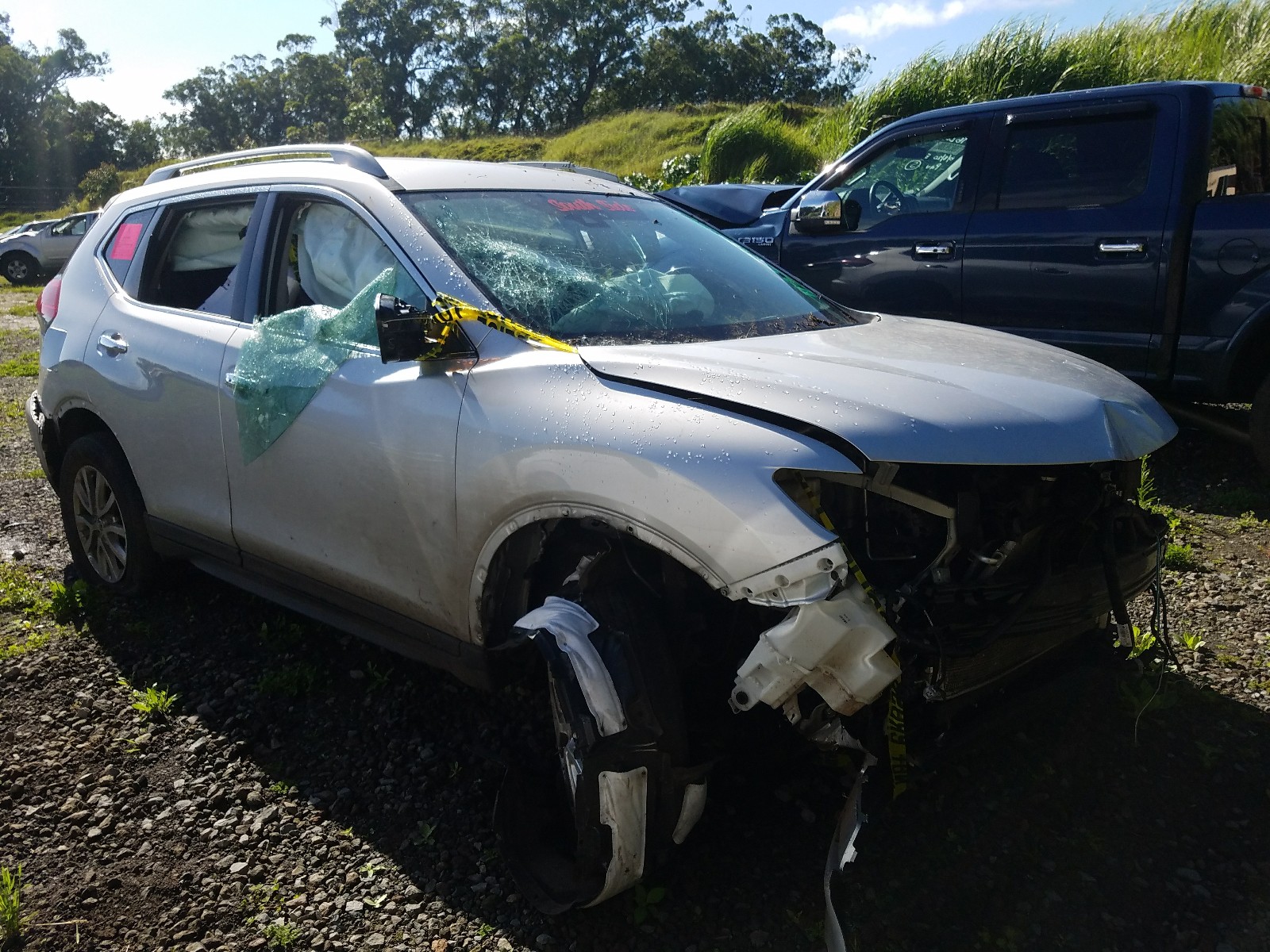 Photo 1 from auction – 2019 NISSAN ROGUE S with VIN 5N1AT2MV2KC755967