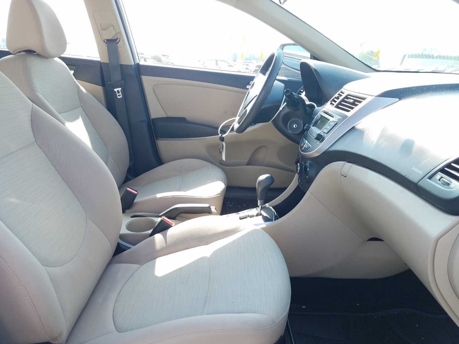 Photo 5 from auction – 2017 HYUNDAI ACCENT SE with VIN KMHCT4AE8HU346013