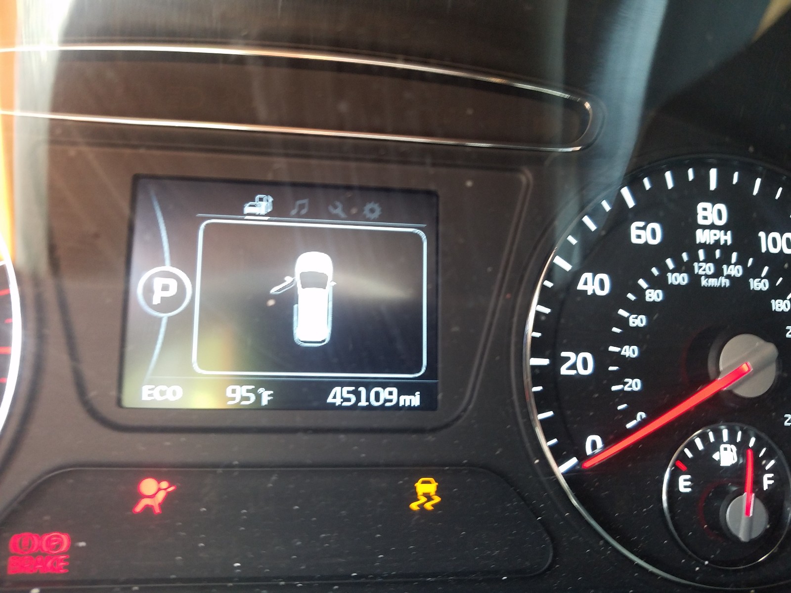 Photo 8 from auction – 2016 KIA SORENTO LX with VIN 5XYPG4A39GG016955
