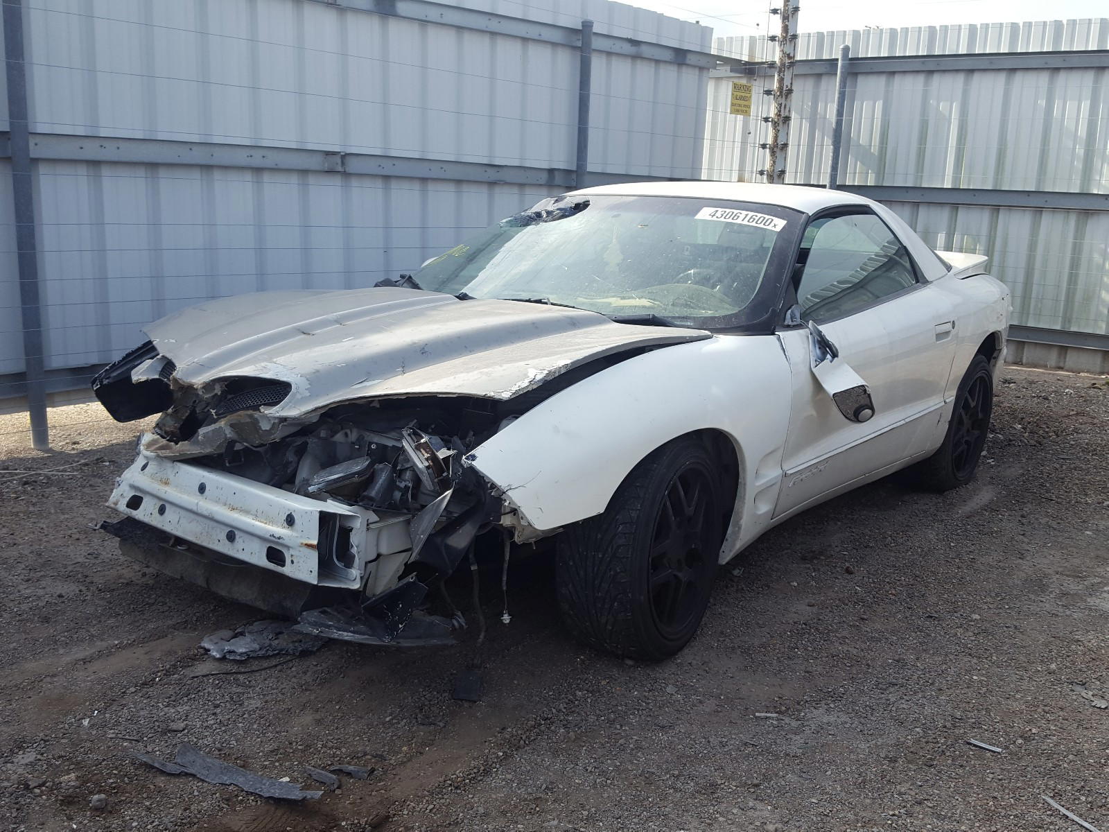 Photo 2 from auction – 2001 PONTIAC FIREBIRD with VIN 2G2FS22K212107005