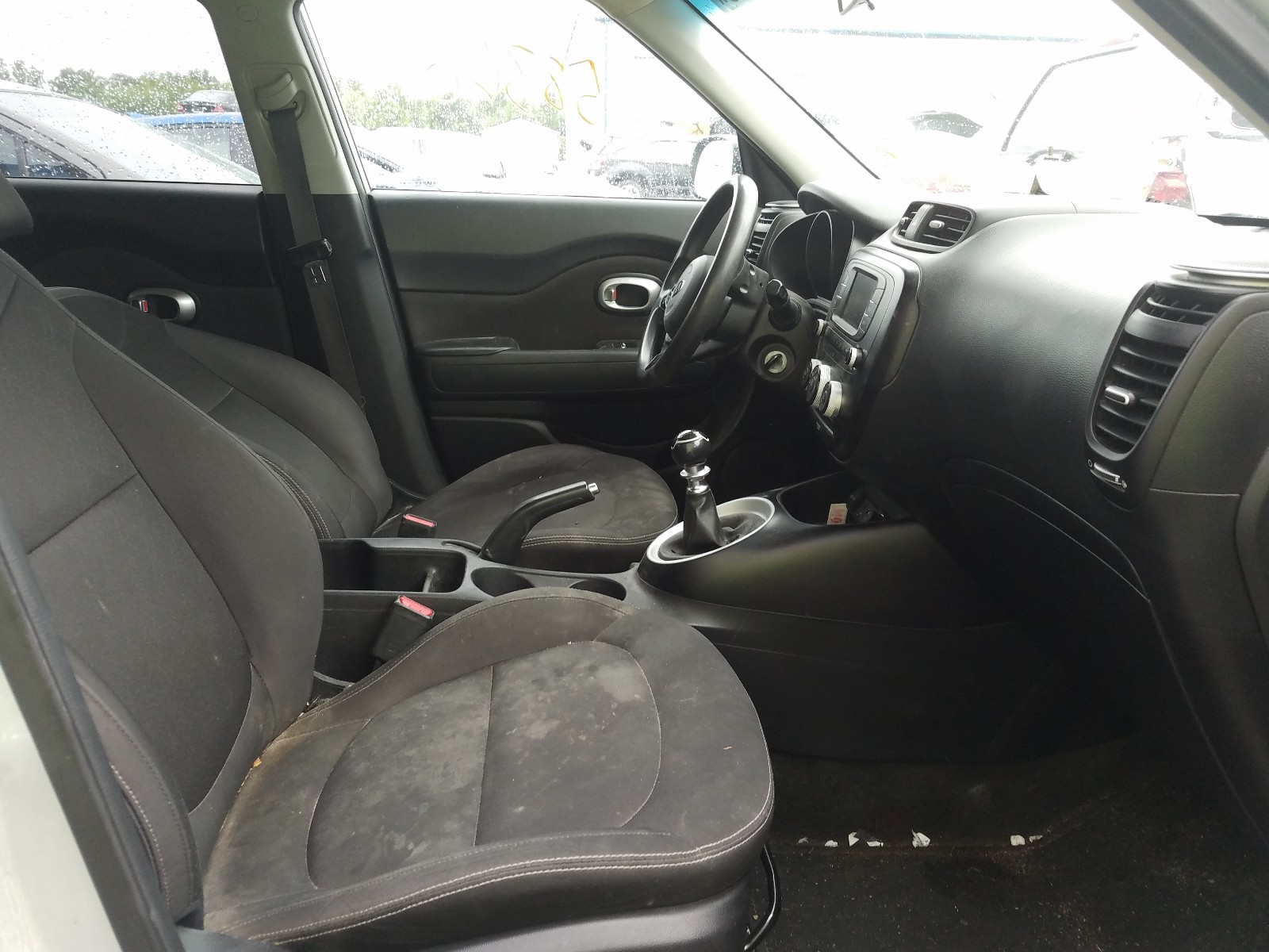 Photo 5 from auction – 2017 KIA SOUL with VIN KNDJN2A25H7414301