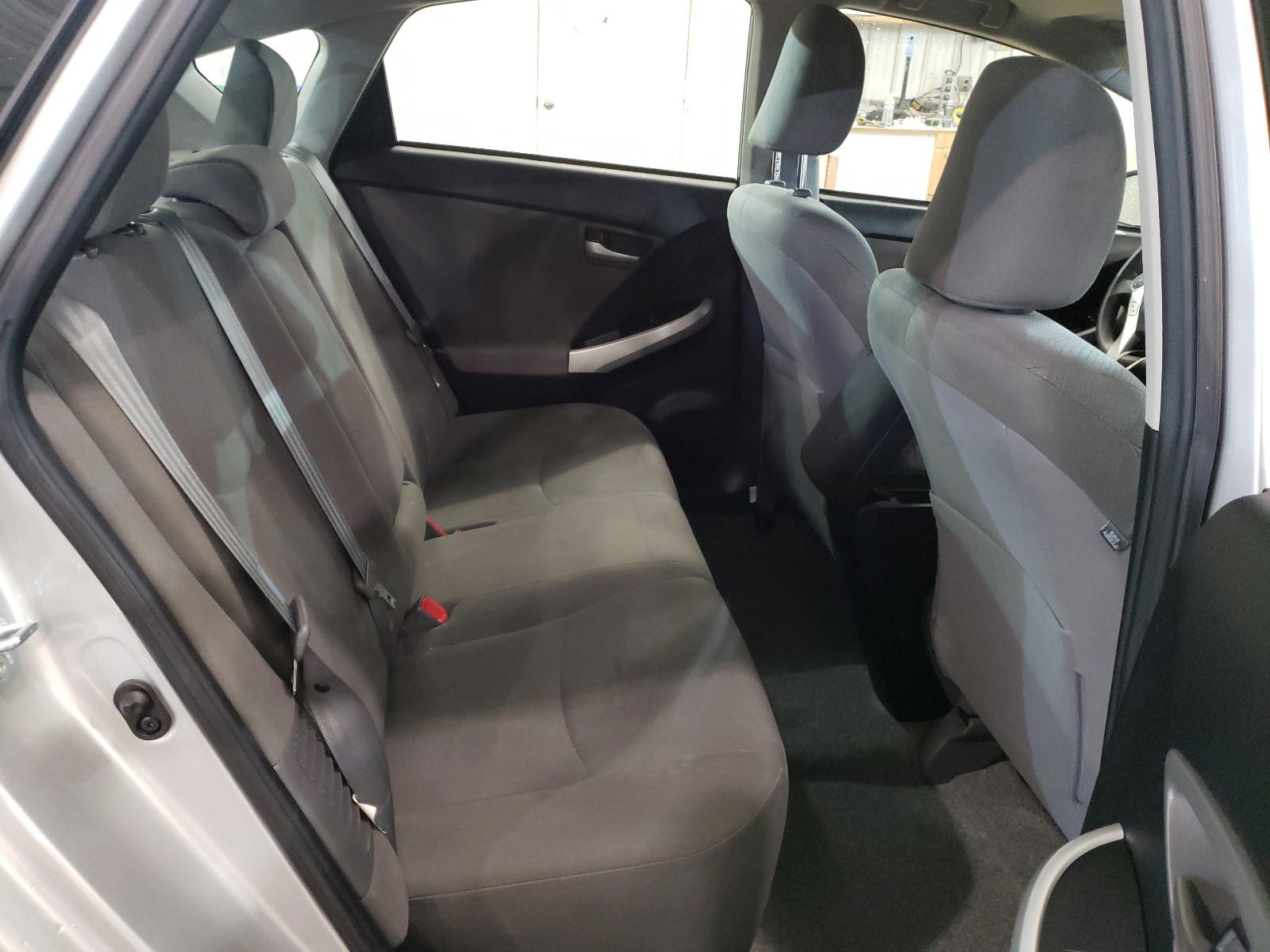 Photo 6 from auction – 2013 TOYOTA PRIUS with VIN JTDKN3DU5D5546973