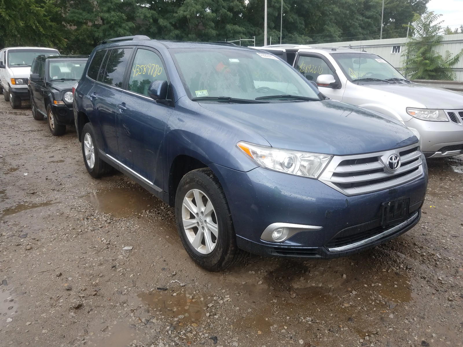TOYOTA HIGHLANDER 2013 with VIN 5TDBK3EHXDS271203 - Photo from auction