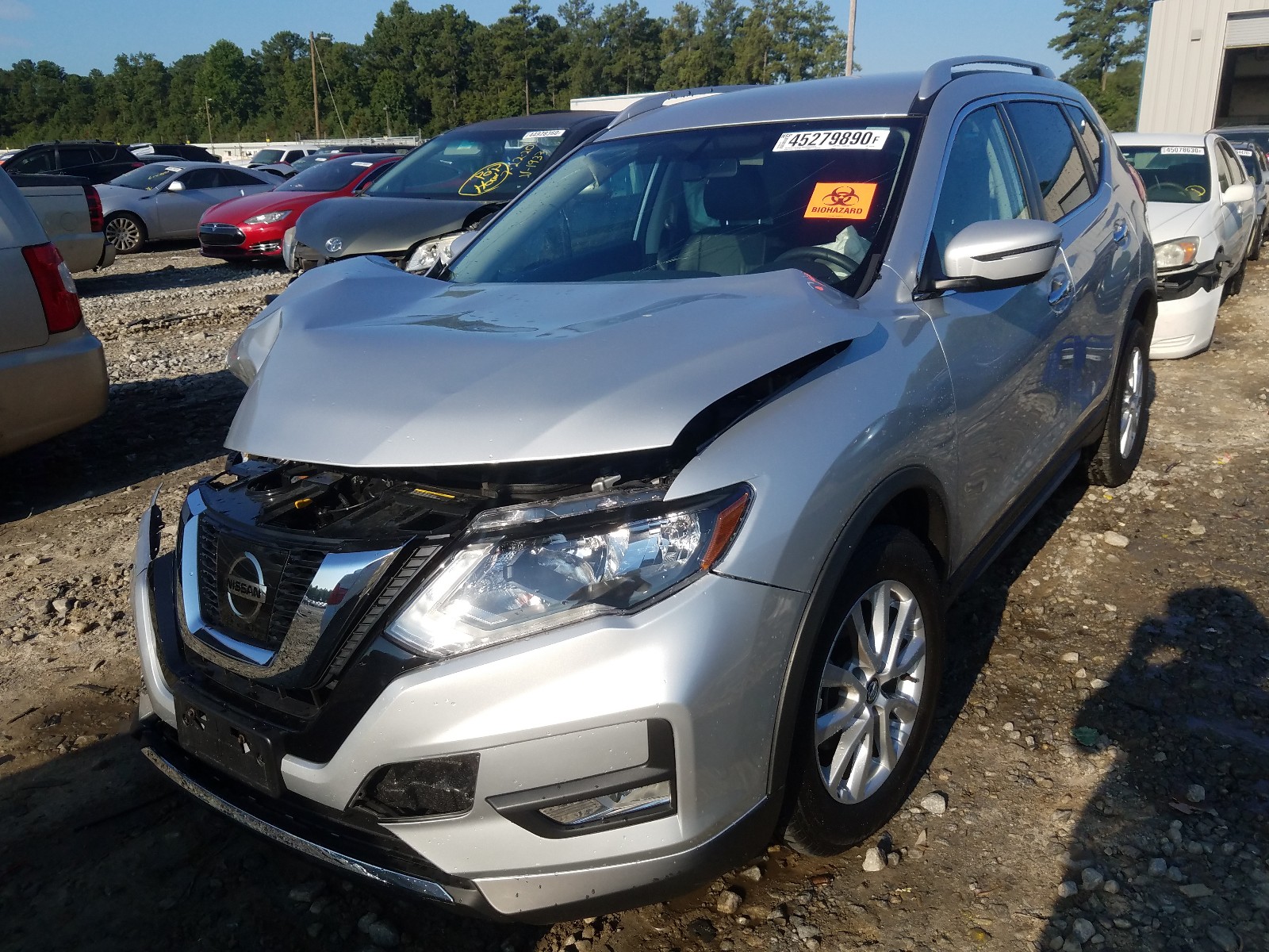 Photo 2 from auction – 2017 NISSAN ROGUE S/SV with VIN KNMAT2MT1HP618720