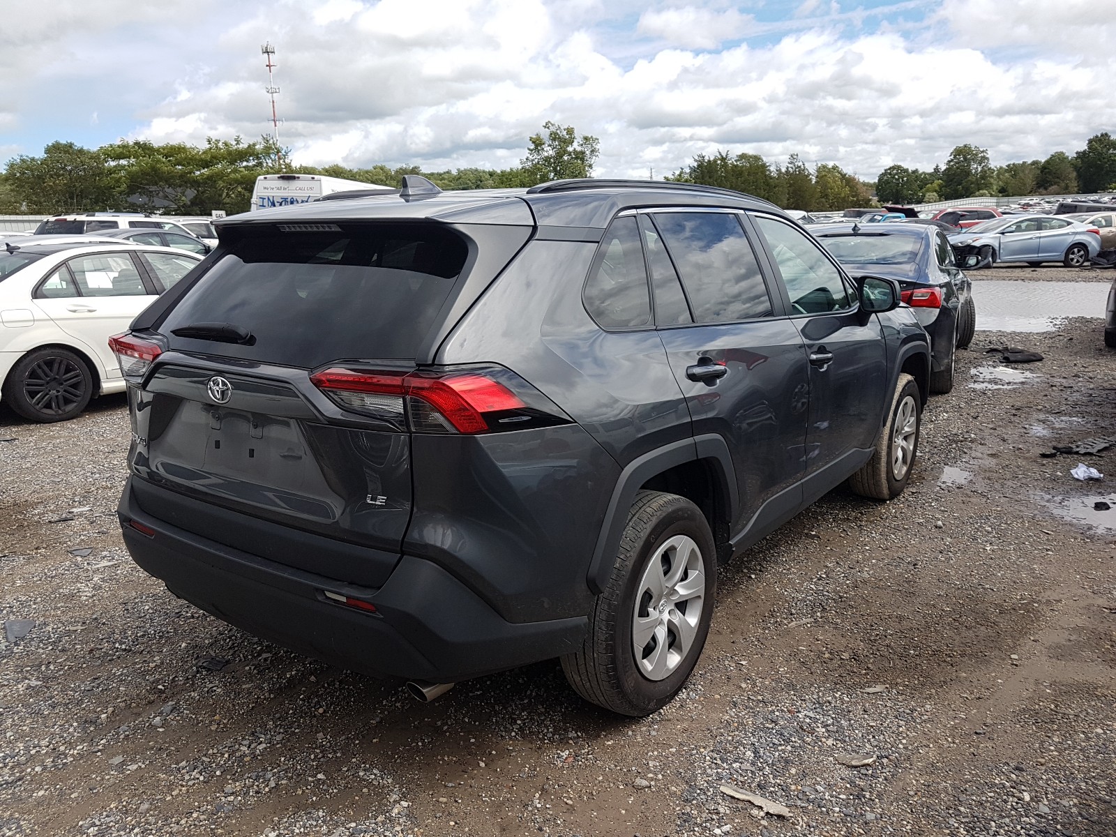 Photo 4 from auction – 2019 TOYOTA RAV4 LE with VIN 2T3H1RFV2KW019512