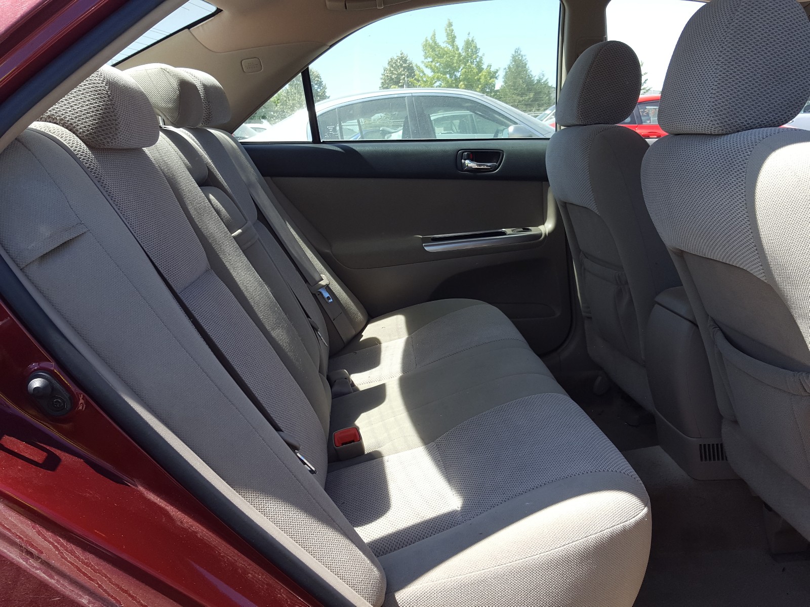 Photo 6 from auction – 2005 TOYOTA CAMRY with VIN 4T1BE30K05U010424