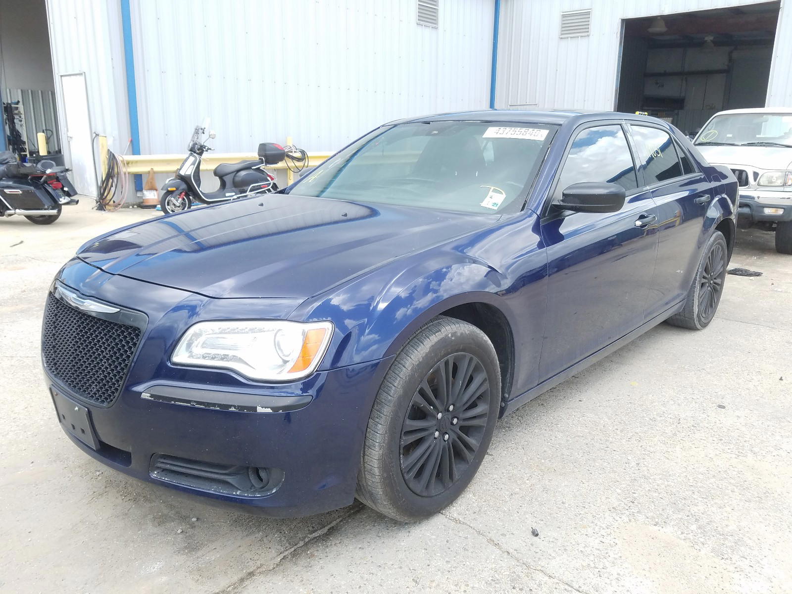 Photo 2 from auction – 2013 CHRYSLER 300C with VIN 2C3CCAKG5DH645334