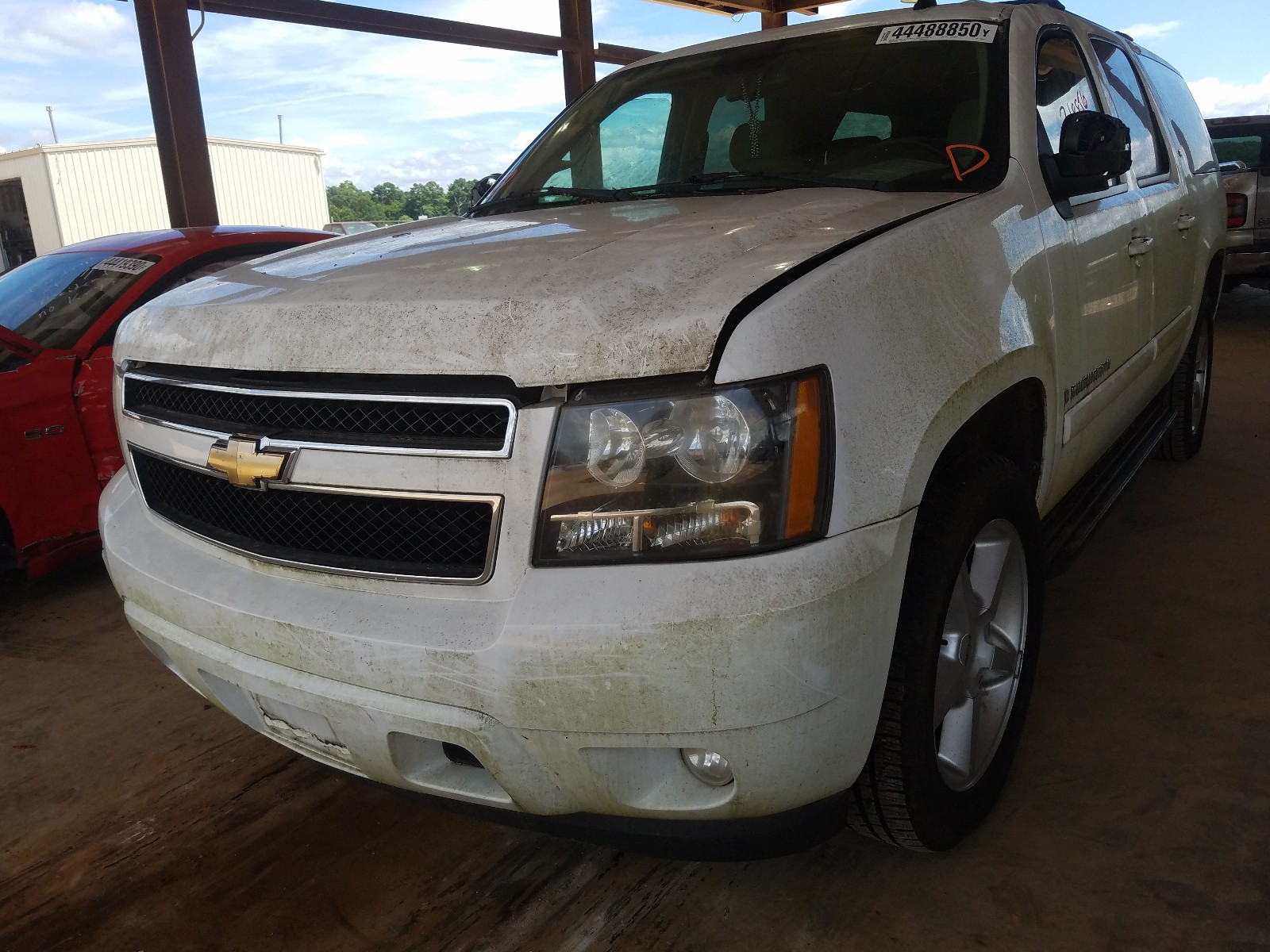 Photo 2 from auction – 2008 CHEVROLET SUBURBAN C with VIN 3GNFC16078G165038
