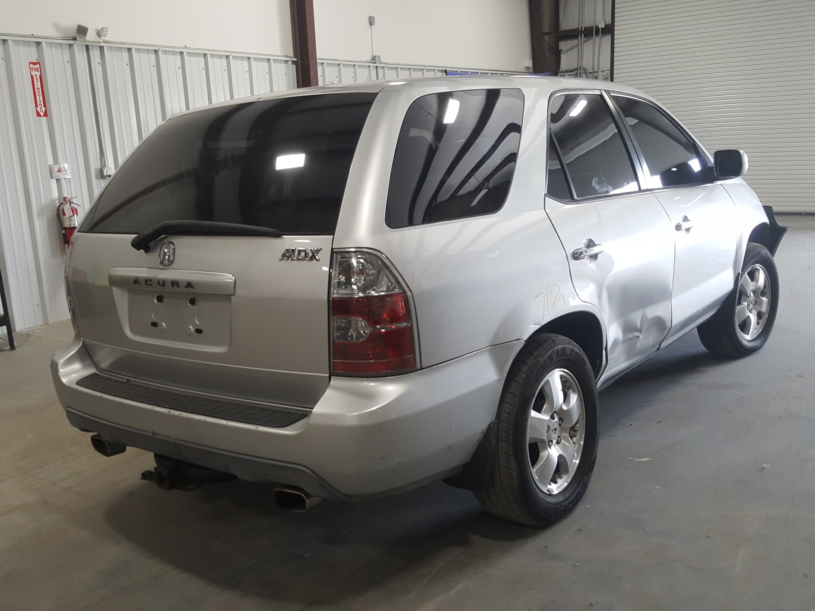 Photo 4 from auction – 2005 ACURA MDX with VIN 2HNYD18235H502744