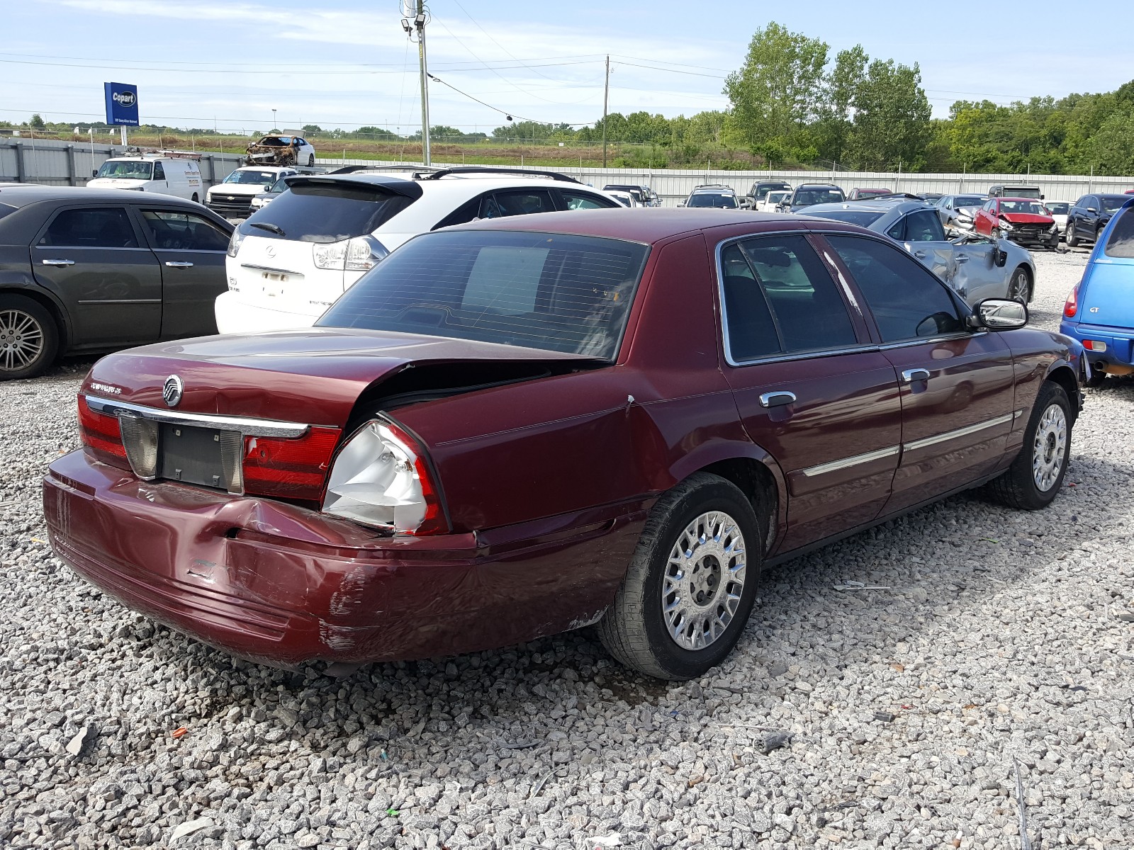 Photo 4 from auction – 2004 MERCURY GRAND MARQ with VIN 2MEFM74W54X622850