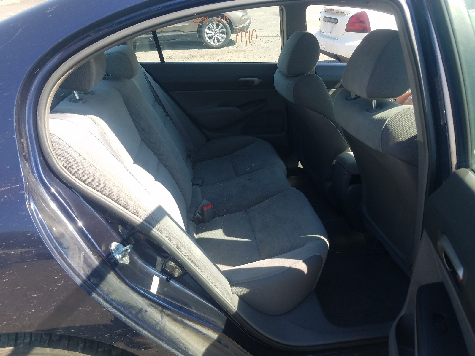 Photo 6 from auction – 2010 HONDA CIVIC LX with VIN 19XFA1F53AE052781