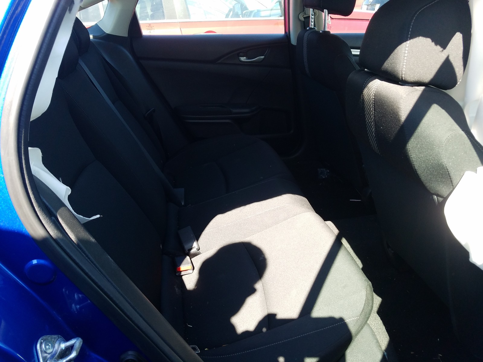Photo 6 from auction – 2018 HONDA CIVIC LX with VIN 19XFC2F56JE020519