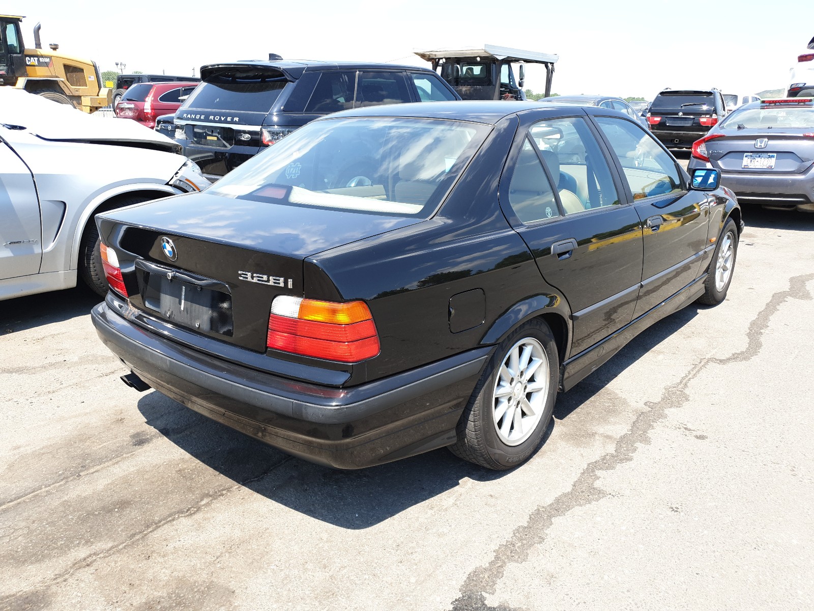 Photo 4 from auction – 1997 BMW 328 I AUTO with VIN WBACD4324VAV50614