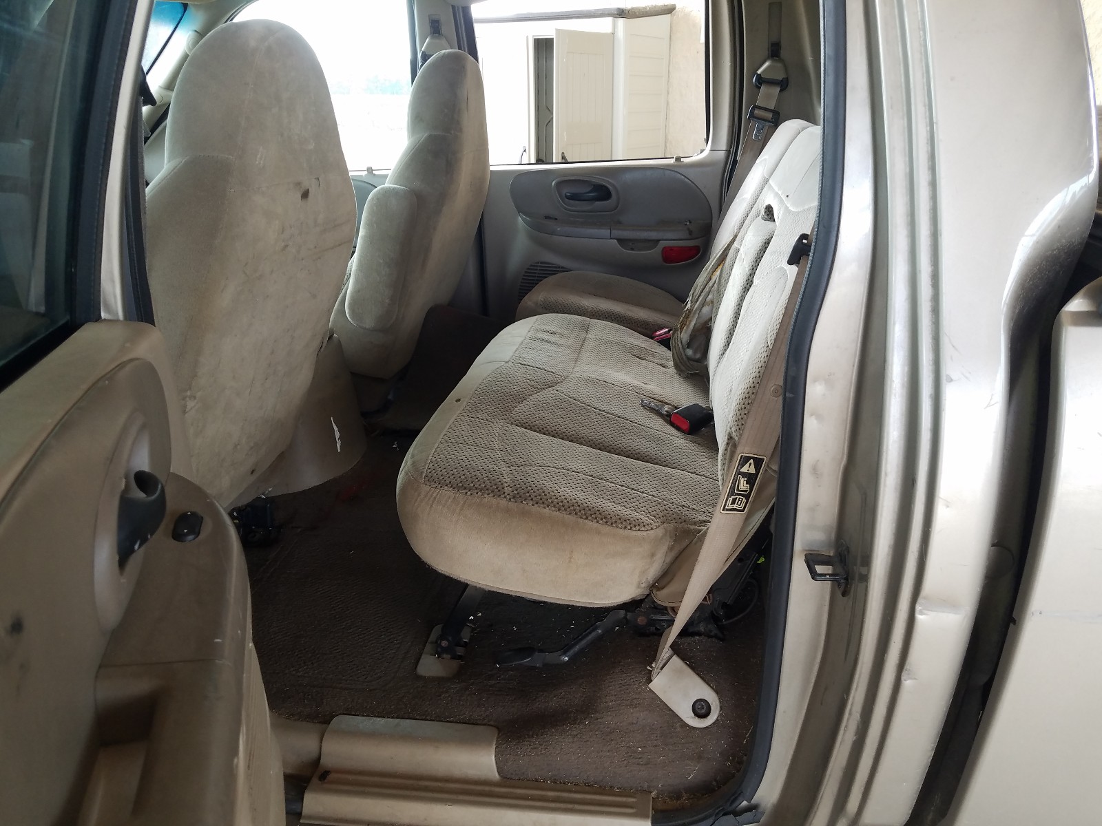 Photo 6 from auction – 2001 FORD F150 SUPER with VIN 1FTRW08L51KE65478
