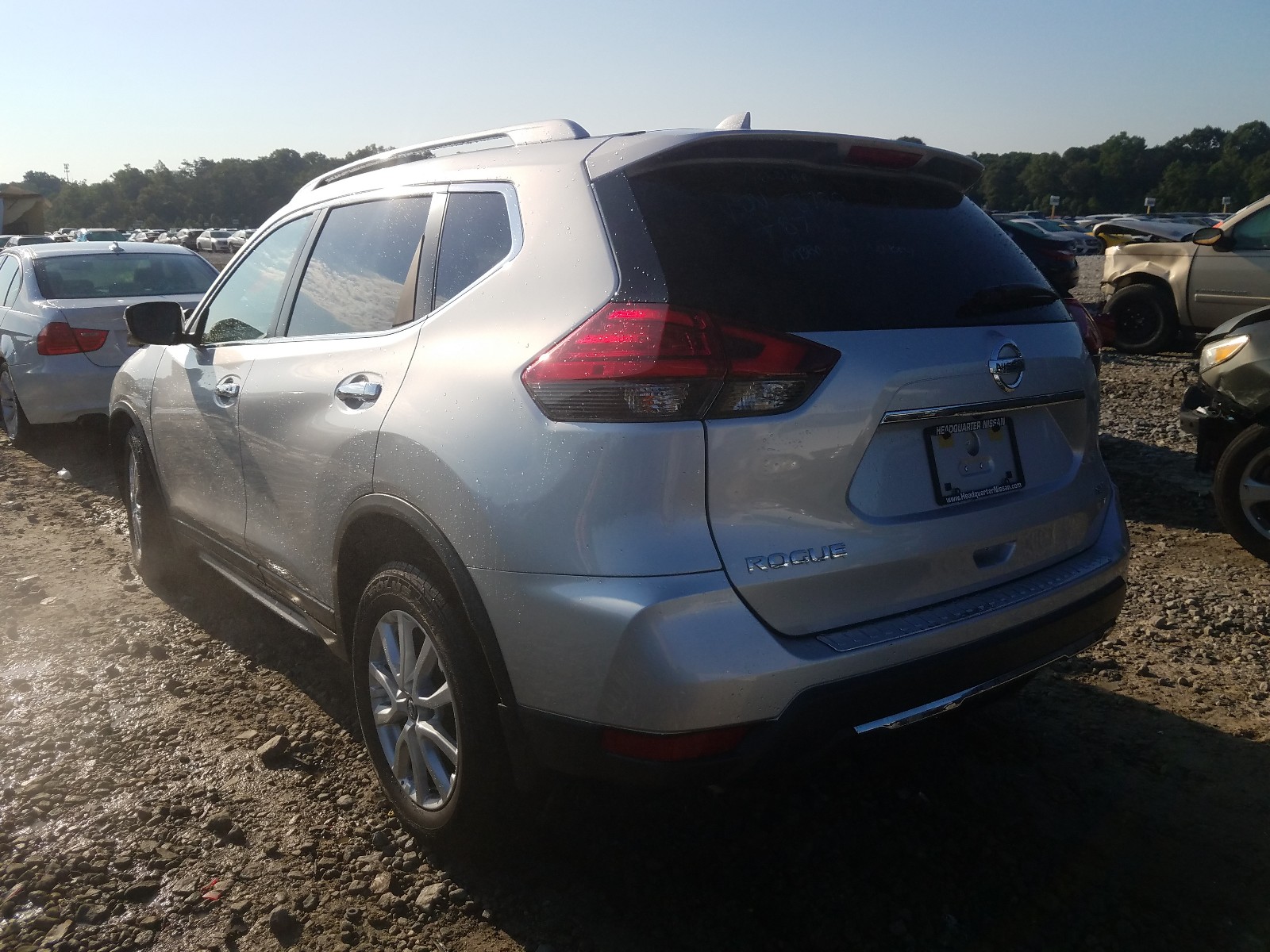 Photo 3 from auction – 2017 NISSAN ROGUE S/SV with VIN KNMAT2MT1HP618720
