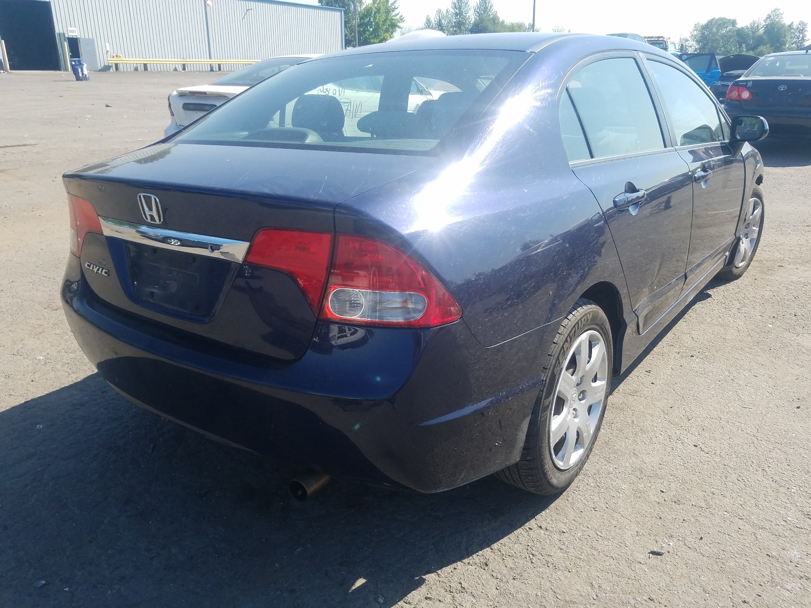 Photo 4 from auction – 2010 HONDA CIVIC LX with VIN 19XFA1F53AE052781