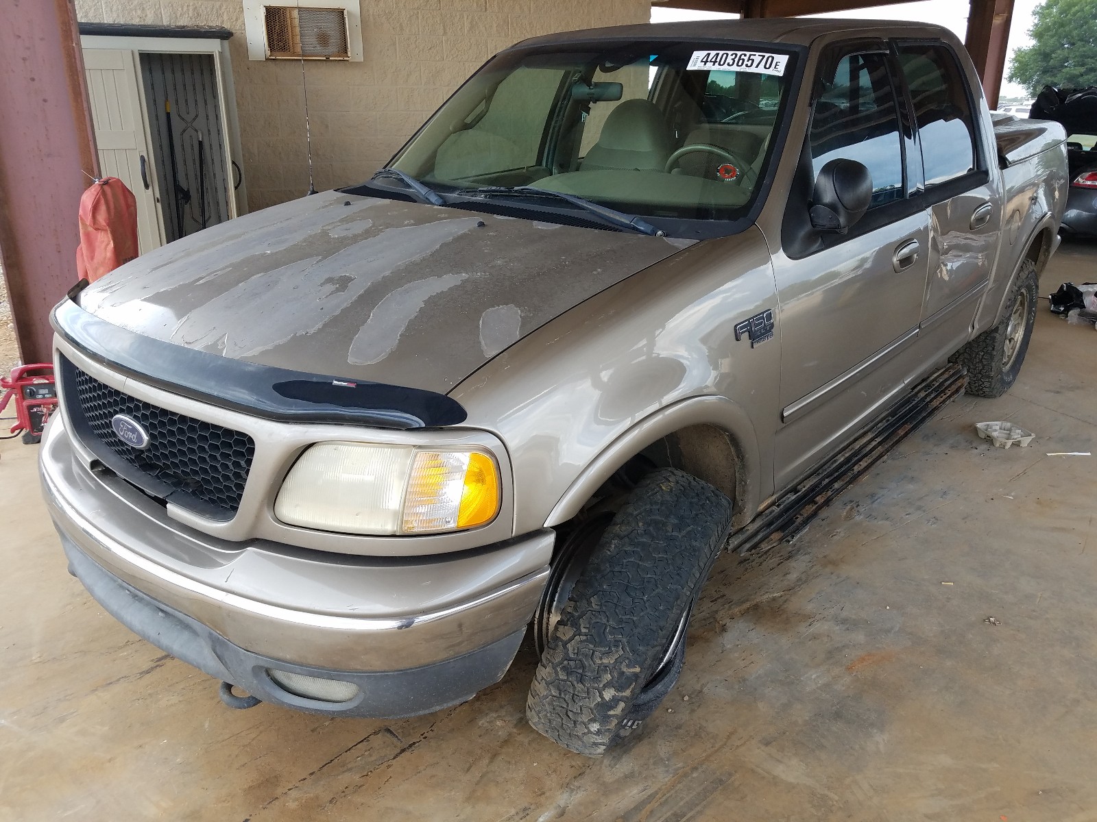 Photo 2 from auction – 2001 FORD F150 SUPER with VIN 1FTRW08L51KE65478