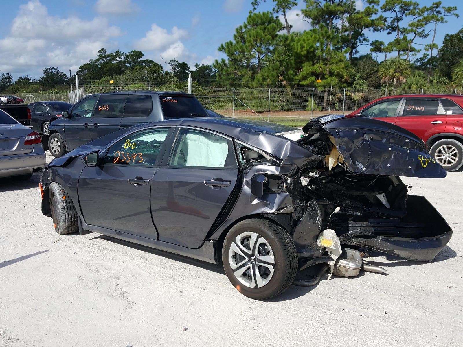 Photo 3 from auction – 2017 HONDA CIVIC LX with VIN 19XFC2F56HE030235