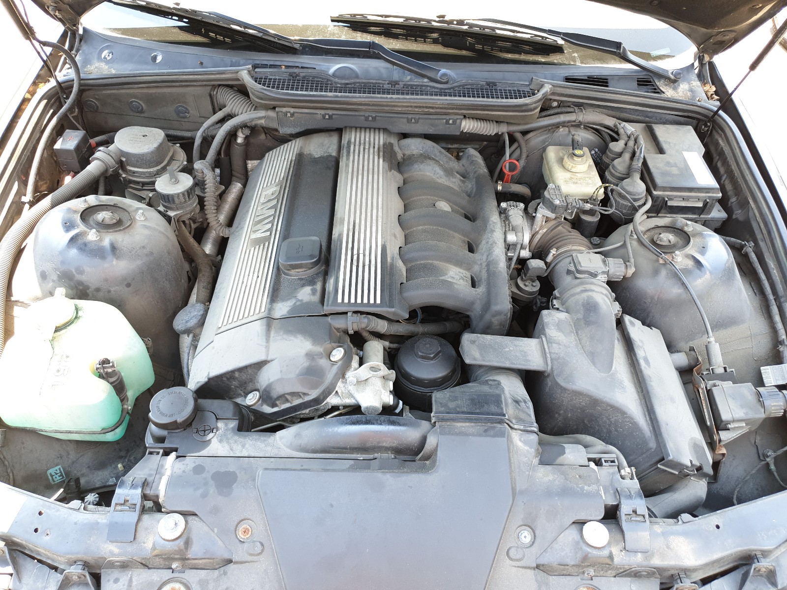 Photo 7 from auction – 1997 BMW 328 I AUTO with VIN WBACD4324VAV50614