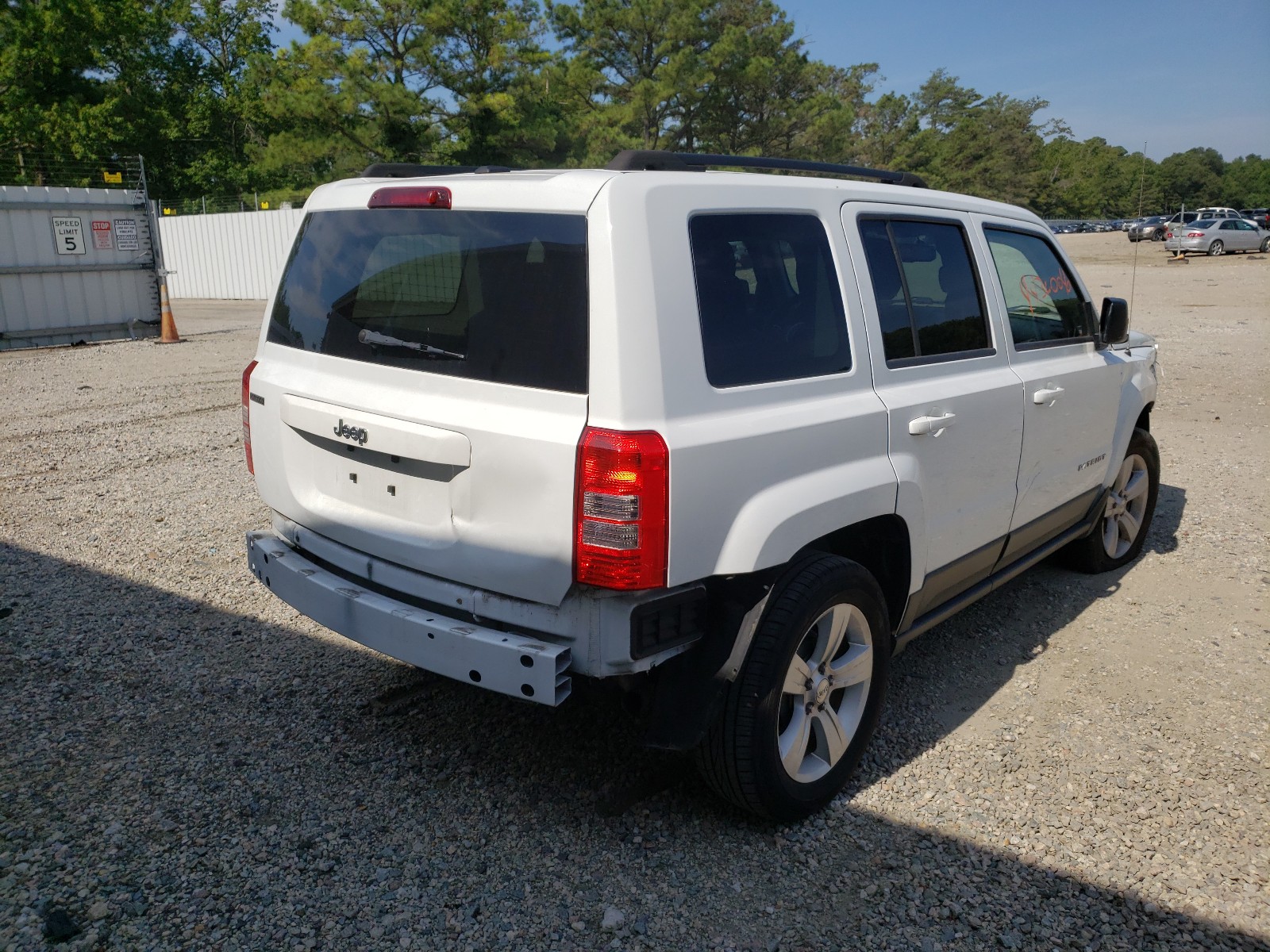 Photo 4 from auction – 2015 JEEP PATRIOT SP with VIN 1C4NJPBB1FD402007