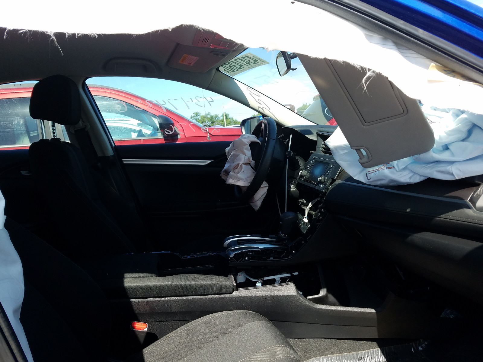 Photo 5 from auction – 2018 HONDA CIVIC LX with VIN 19XFC2F56JE020519