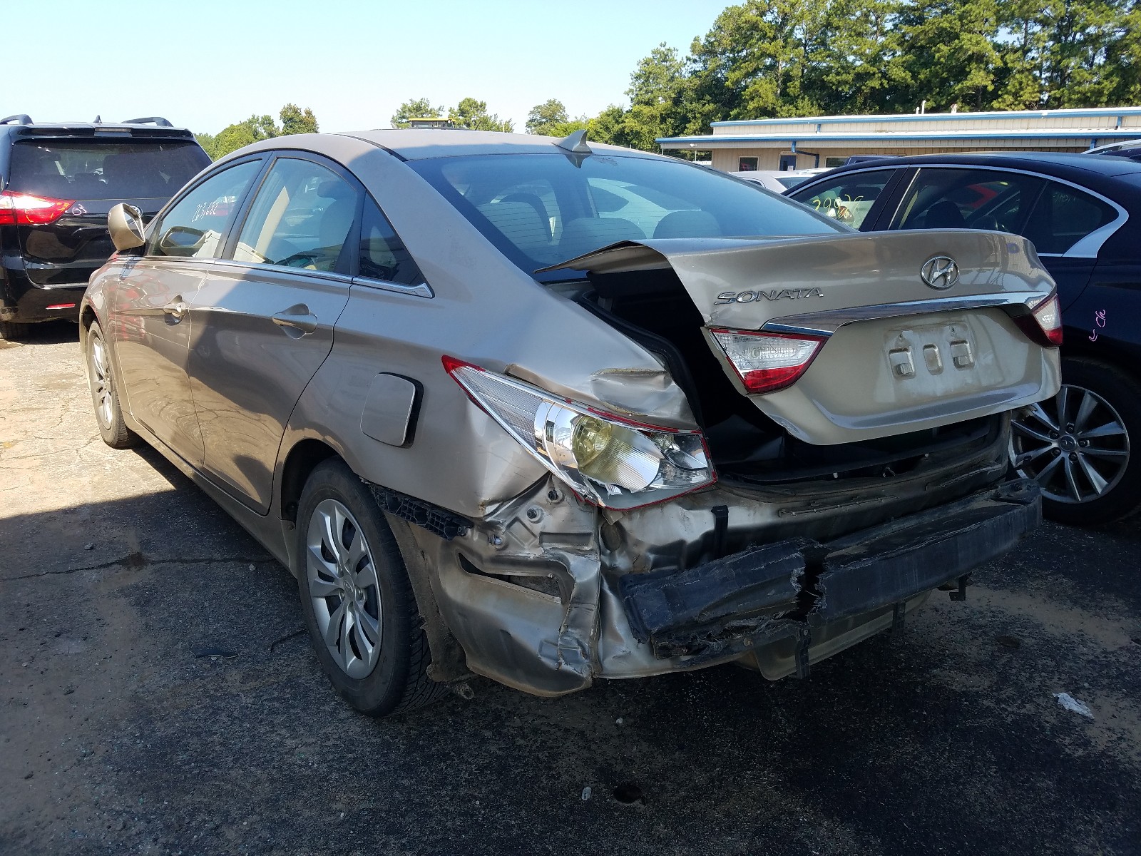 Photo 3 from auction – 2012 HYUNDAI SONATA GLS with VIN 5NPEB4AC5CH322026