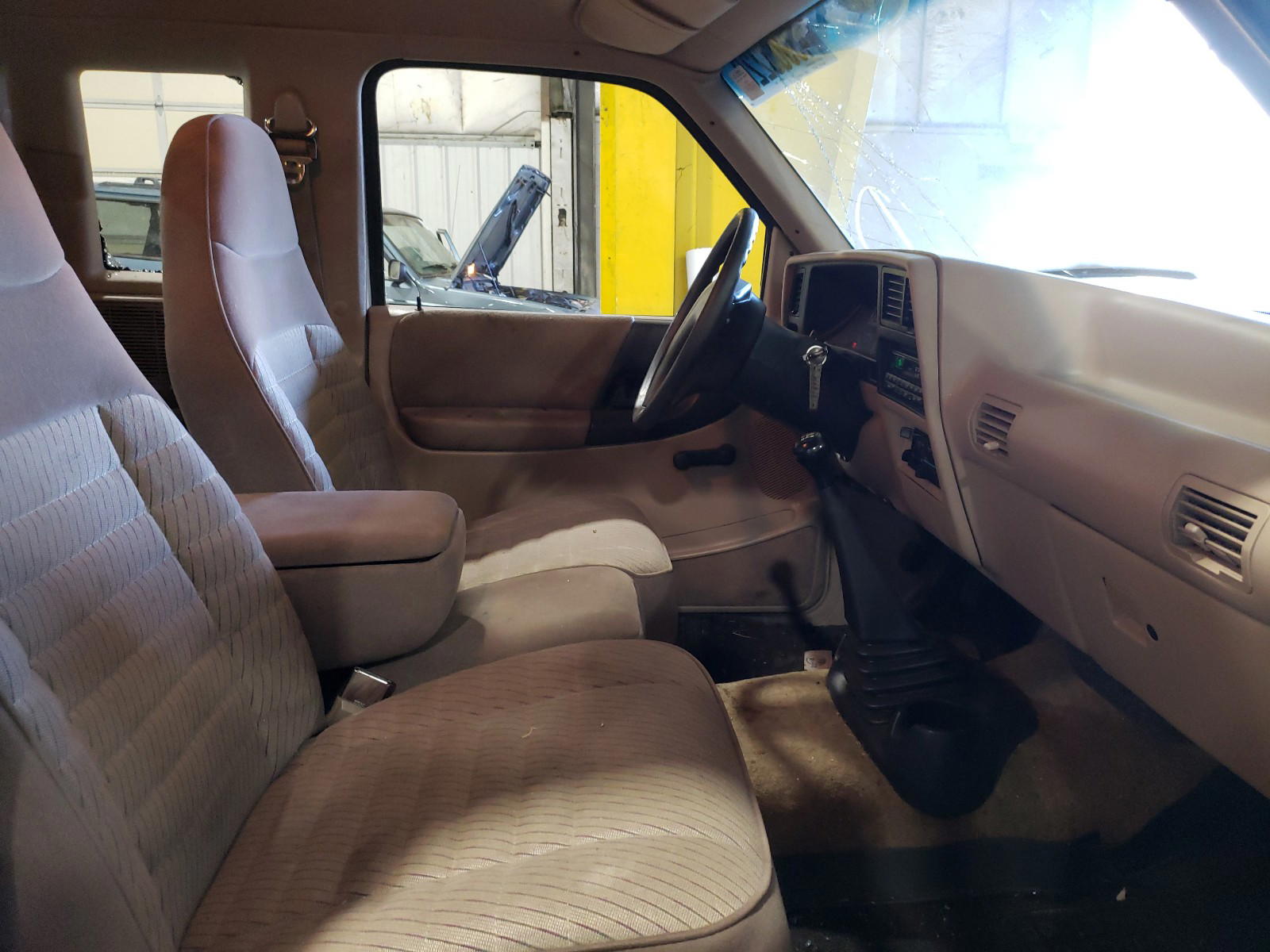 Photo 5 from auction – 1994 FORD RANGER SUP with VIN 1FTCR14A8RPC13309
