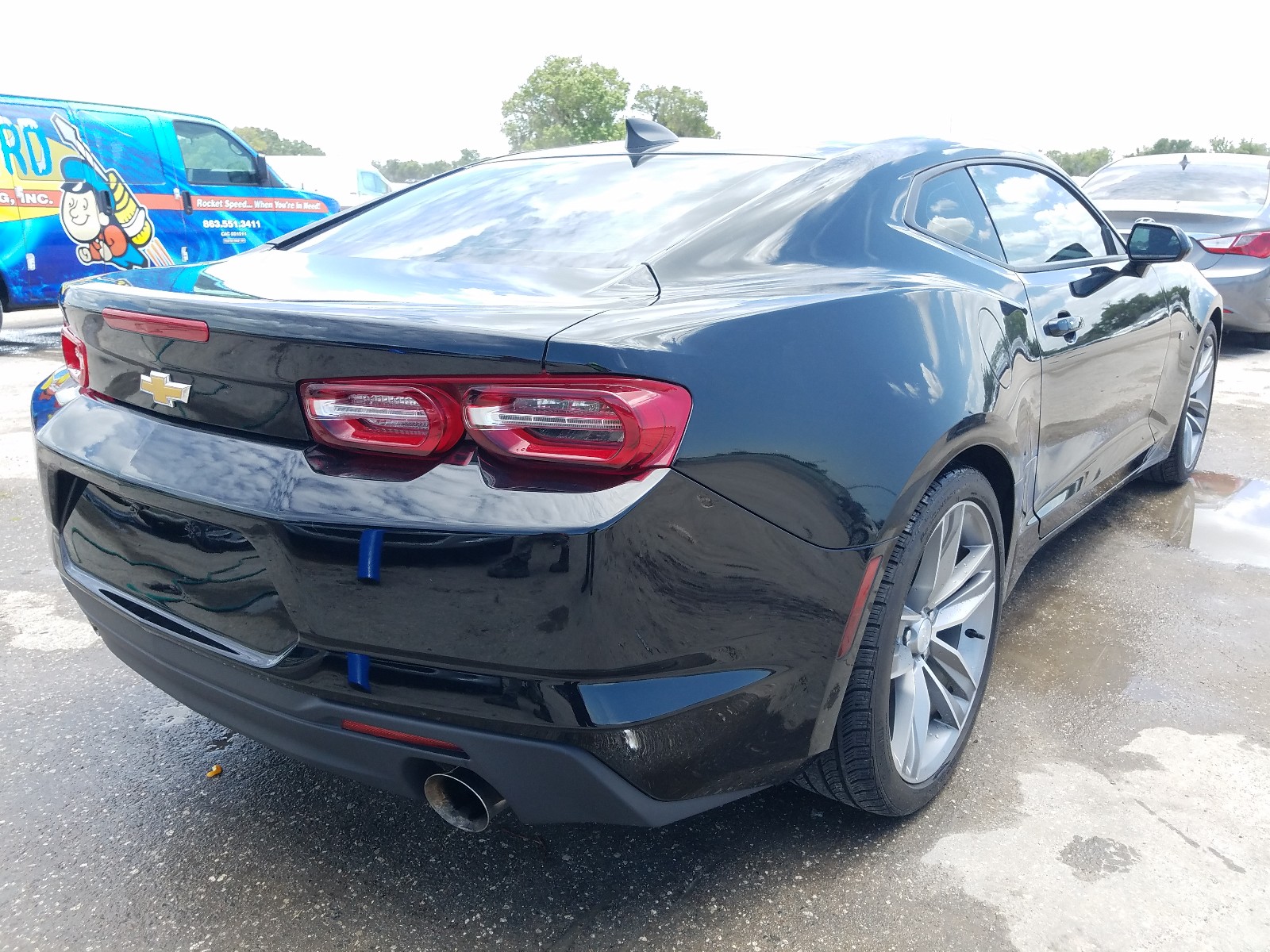Photo 4 from auction – 2019 CHEVROLET CAMARO LS with VIN 1G1FB1RX4K0159058
