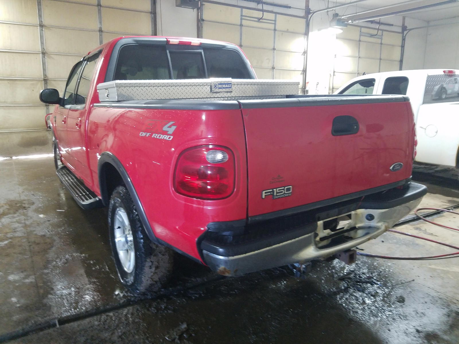 Photo 3 from auction – 2002 FORD F150 SUPER with VIN 1FTRW08L72KD39012