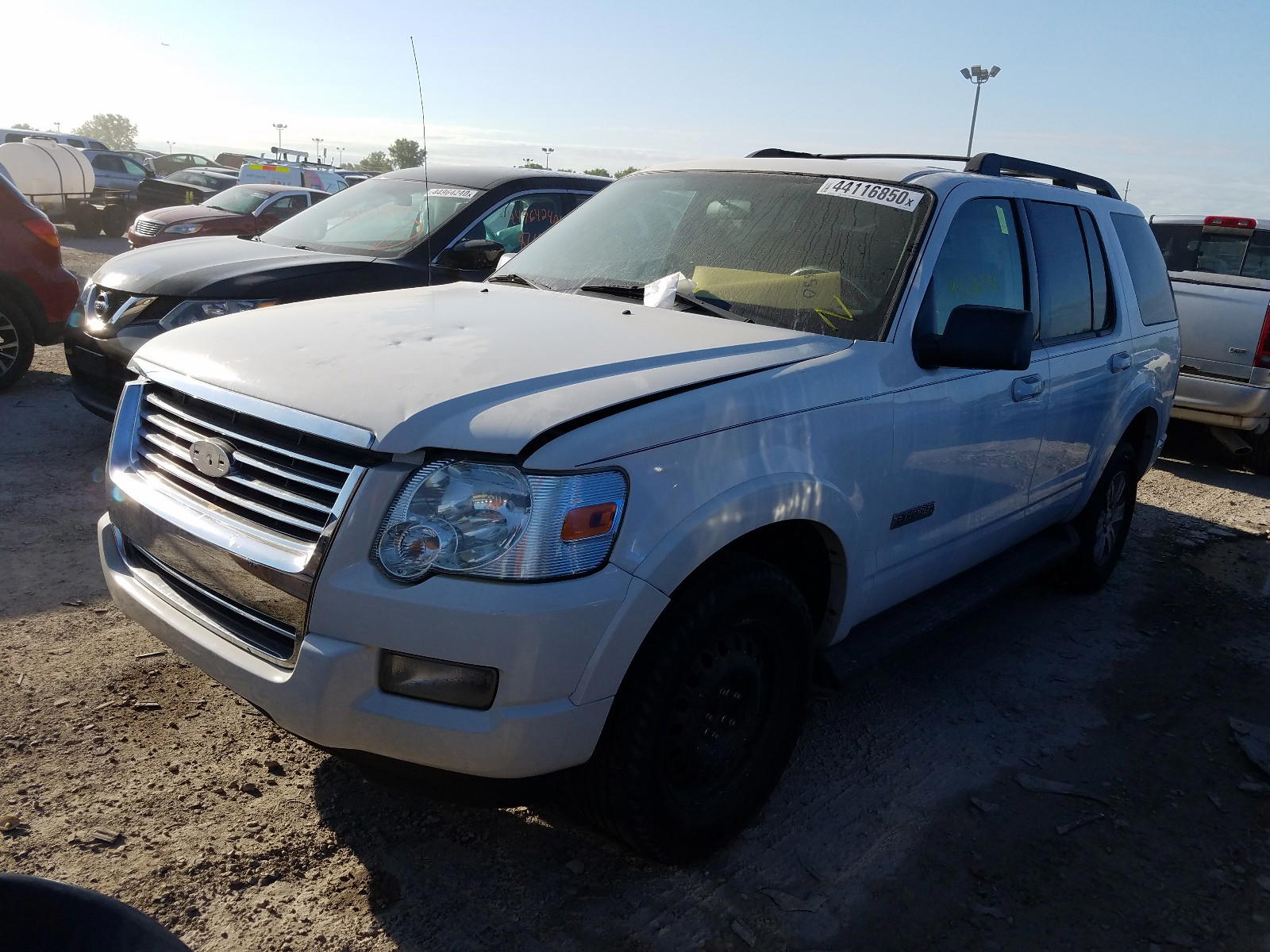 Photo 2 from auction – 2008 FORD EXPLORER X with VIN 1FMEU73E28UA10927