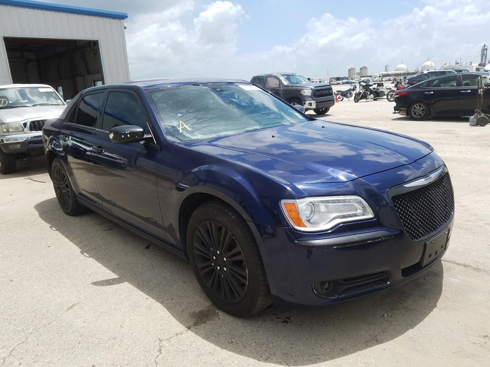 CHRYSLER 300C 2013 with VIN 2C3CCAKG5DH645334 - Photo from auction