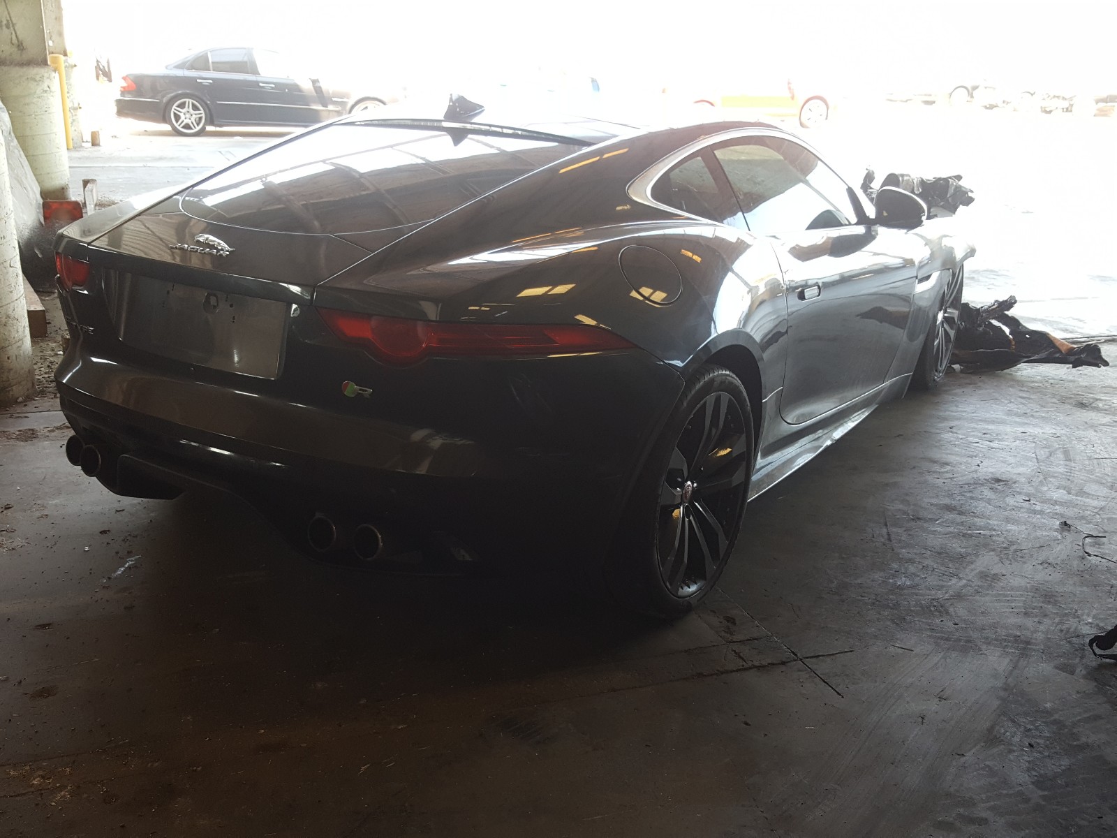 Photo 4 from auction – 2015 JAGUAR F-TYPE R with VIN SAJWA6DA4FMK16210
