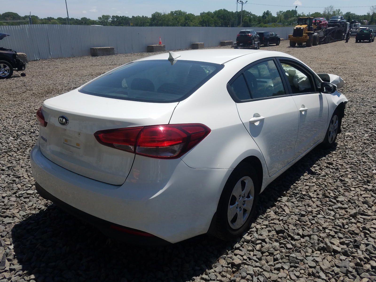 Photo 4 from auction – 2017 KIA FORTE LX with VIN 3KPFK4A78HE094011