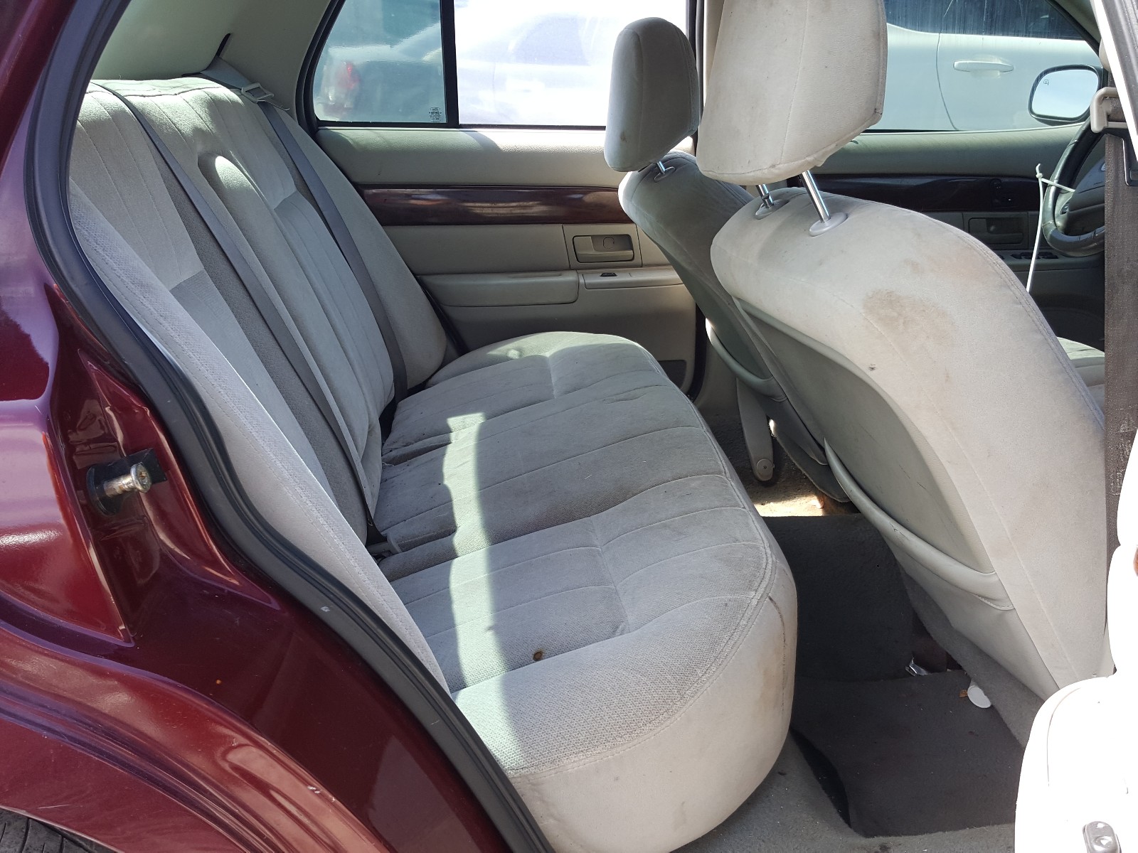 Photo 6 from auction – 2004 MERCURY GRAND MARQ with VIN 2MEFM74W54X622850