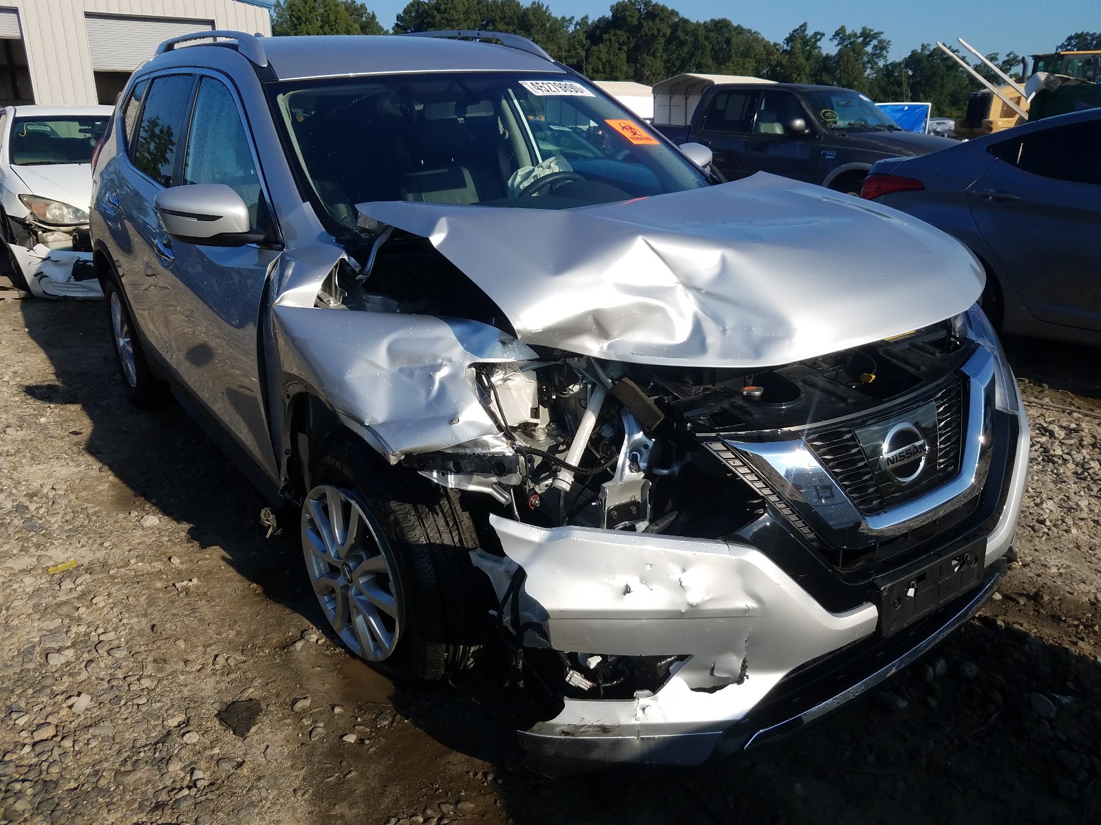 NISSAN ROGUE S/SV 2017 with VIN KNMAT2MT1HP618720 - Photo from auction