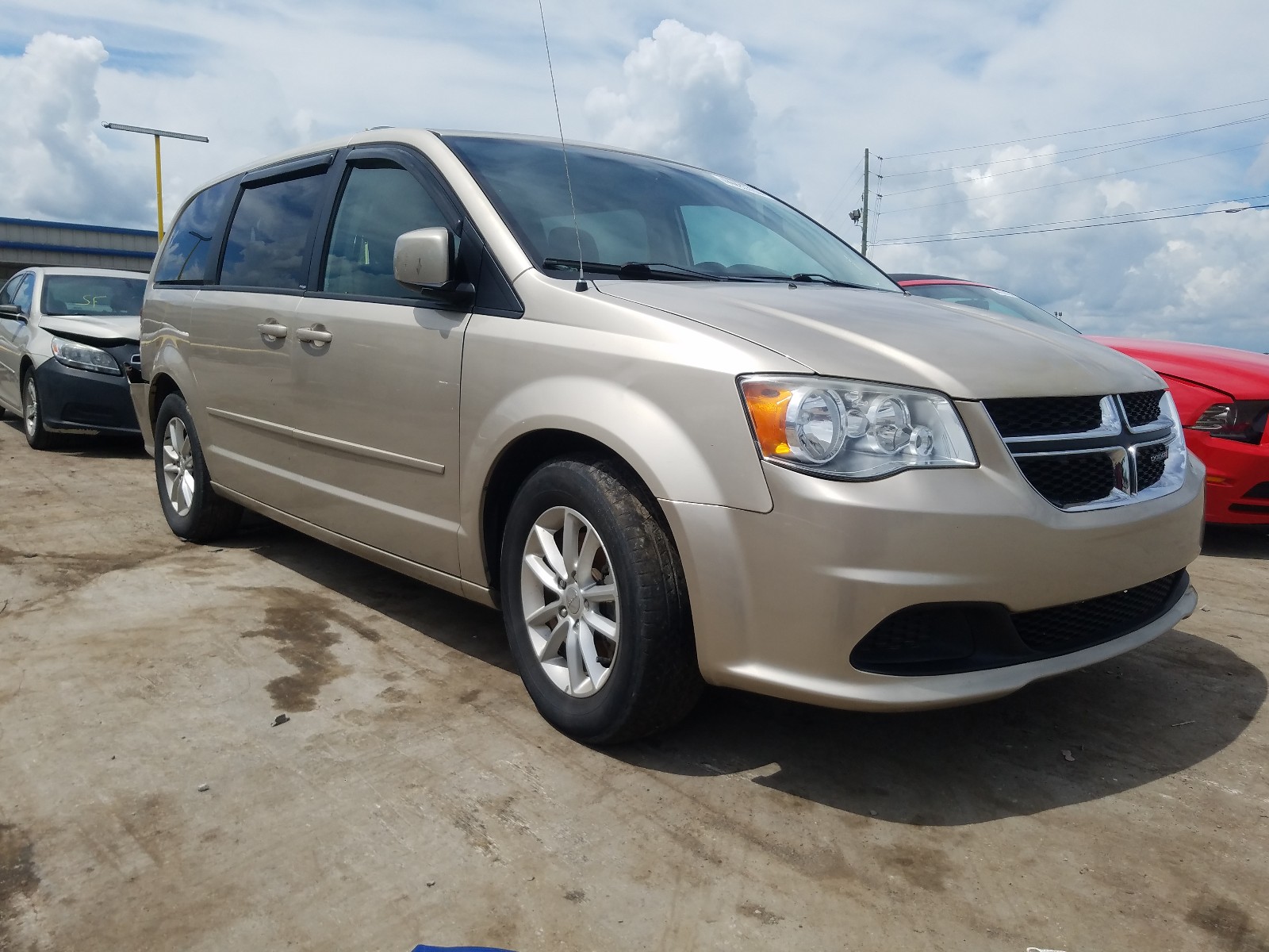 DODGE GRAND CARA 2013 with VIN 2C4RDGCG6DR562753 - Photo from auction