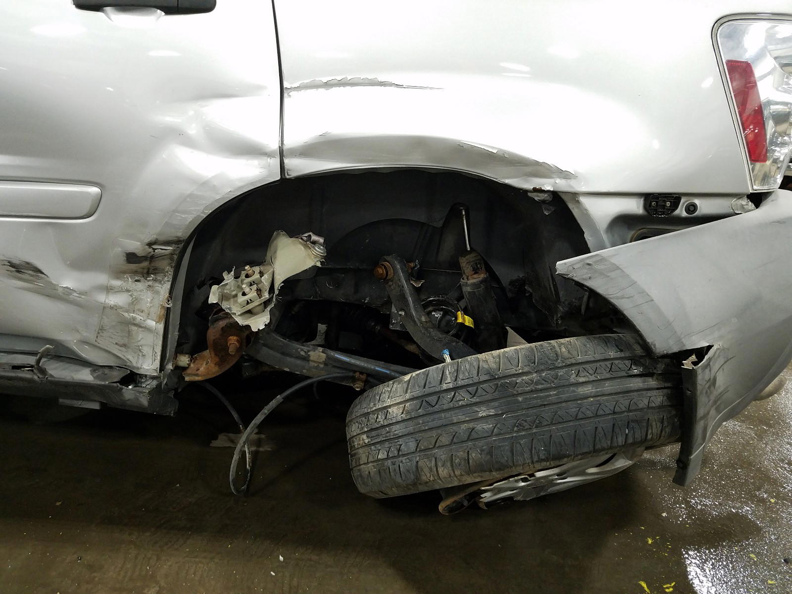 Photo 9 from auction – 2005 CHEVROLET EQUINOX LS with VIN 2CNDL23F856183176