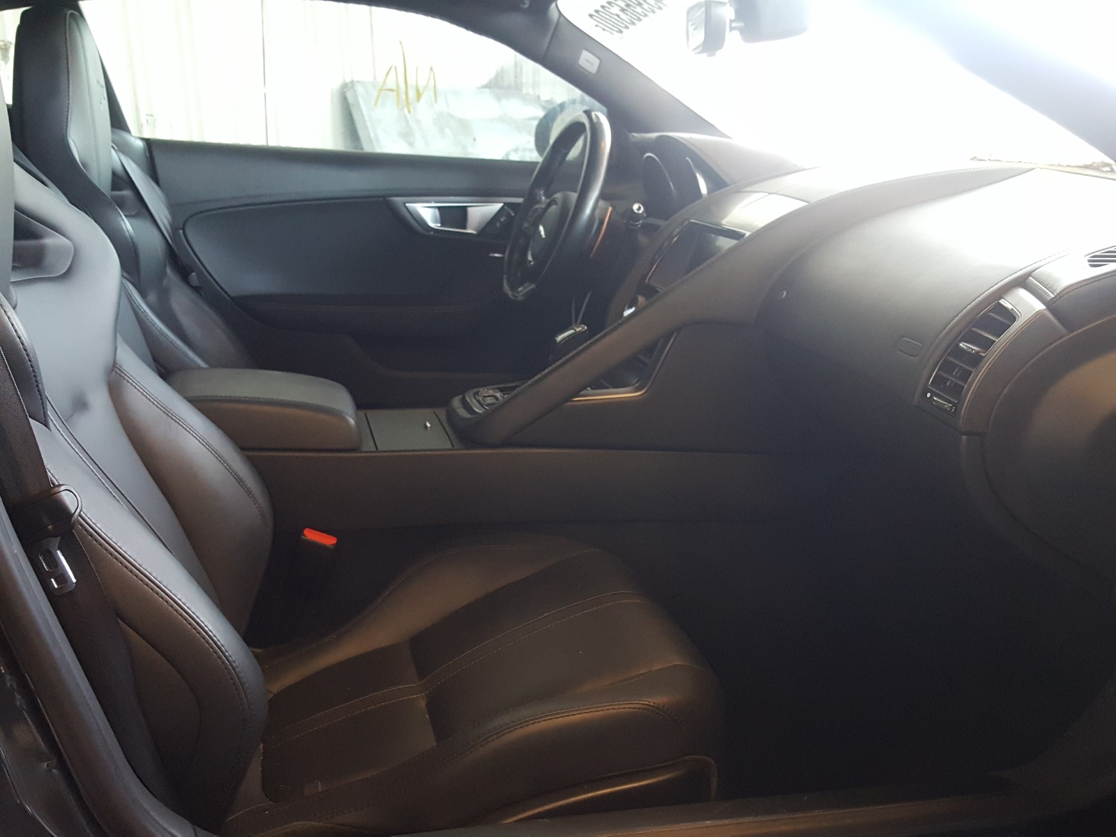 Photo 5 from auction – 2015 JAGUAR F-TYPE R with VIN SAJWA6DA4FMK16210