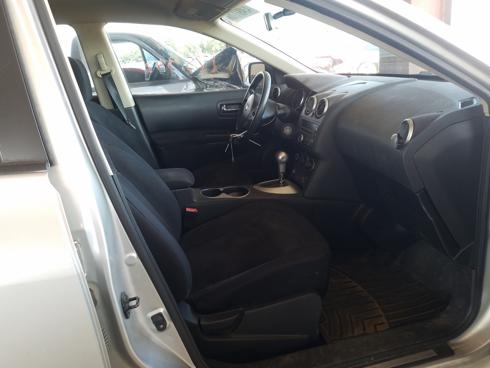 Photo 5 from auction – 2010 NISSAN ROGUE S with VIN JN8AS5MT0AW506589