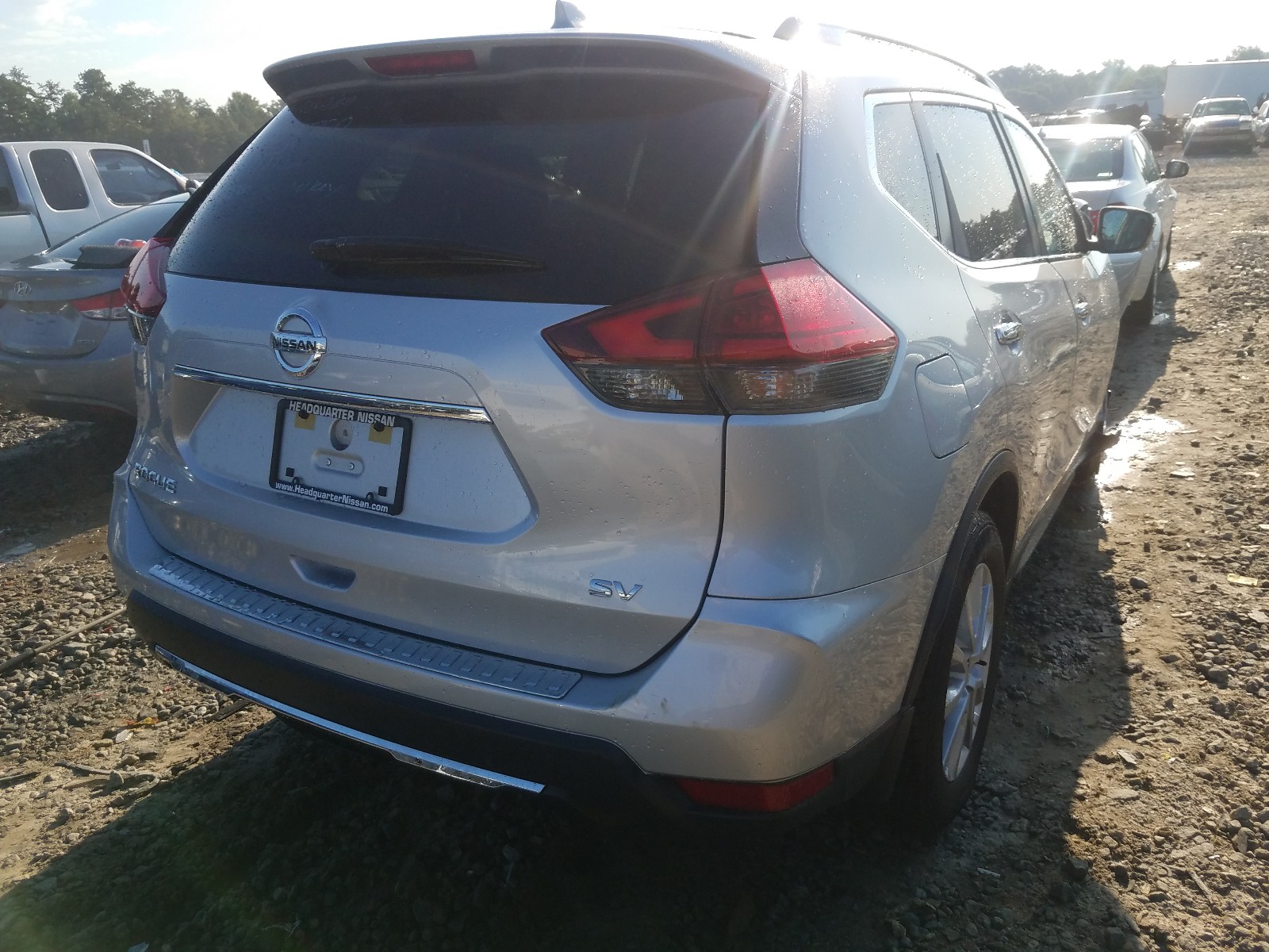 Photo 4 from auction – 2017 NISSAN ROGUE S/SV with VIN KNMAT2MT1HP618720