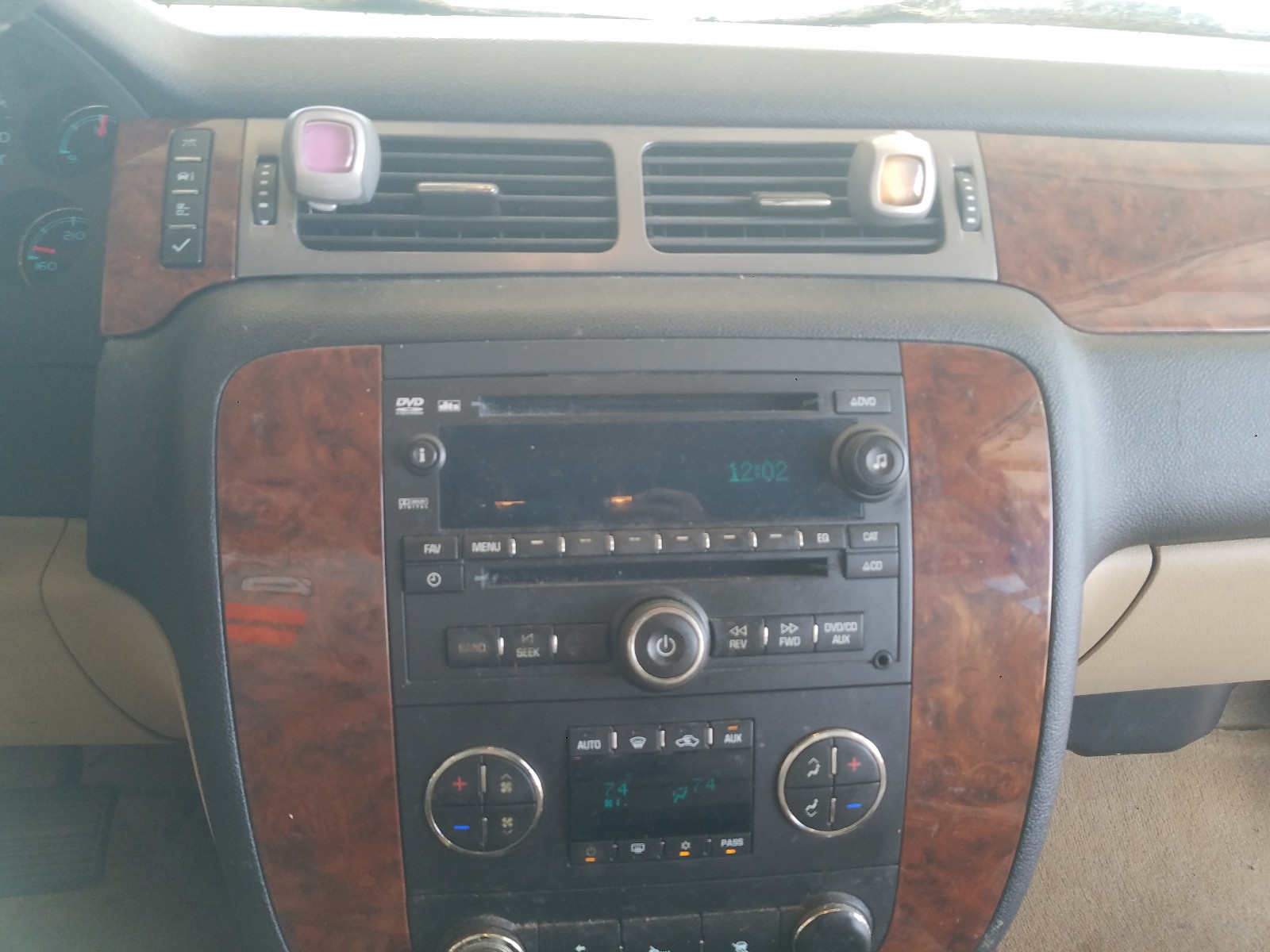 Photo 9 from auction – 2008 CHEVROLET SUBURBAN C with VIN 3GNFC16078G165038