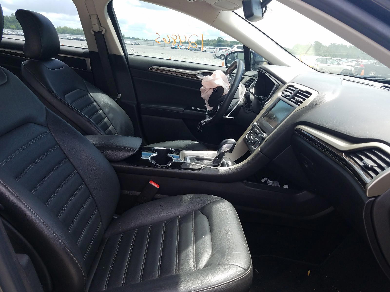 Photo 5 from auction – 2016 FORD FUSION SE with VIN 3FA6P0PU6GR394053