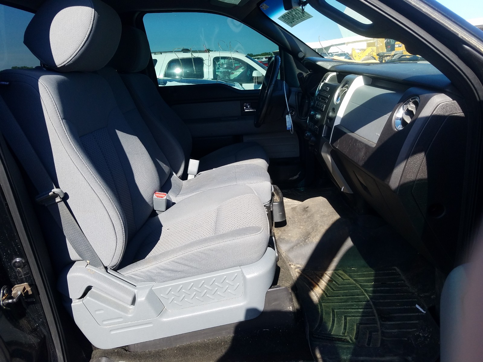 Photo 5 from auction – 2012 FORD F150 with VIN 1FTMF1EFXCFA98930