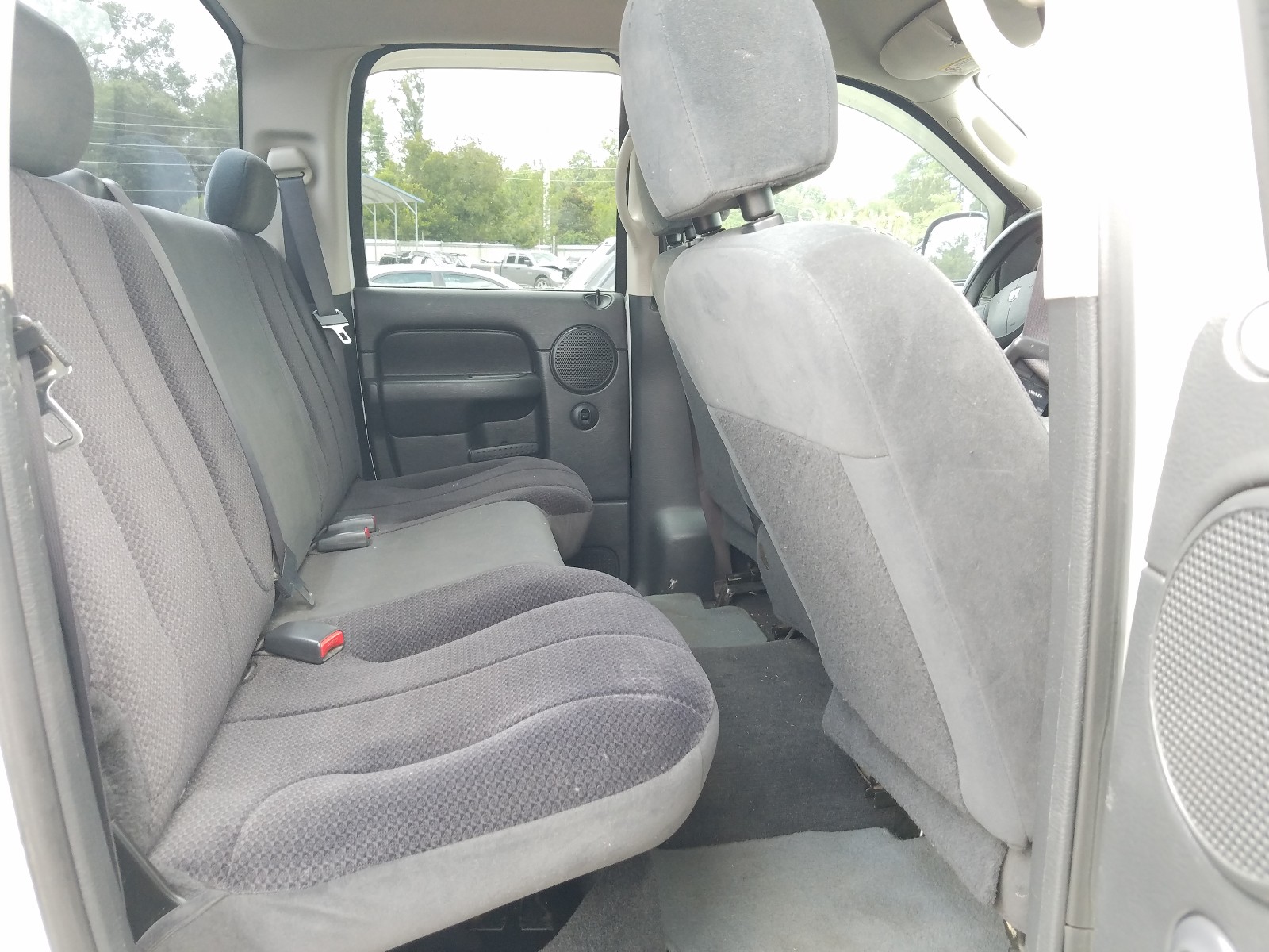 Photo 6 from auction – 2005 DODGE RAM 1500 S with VIN 1D7HU18N15J514556