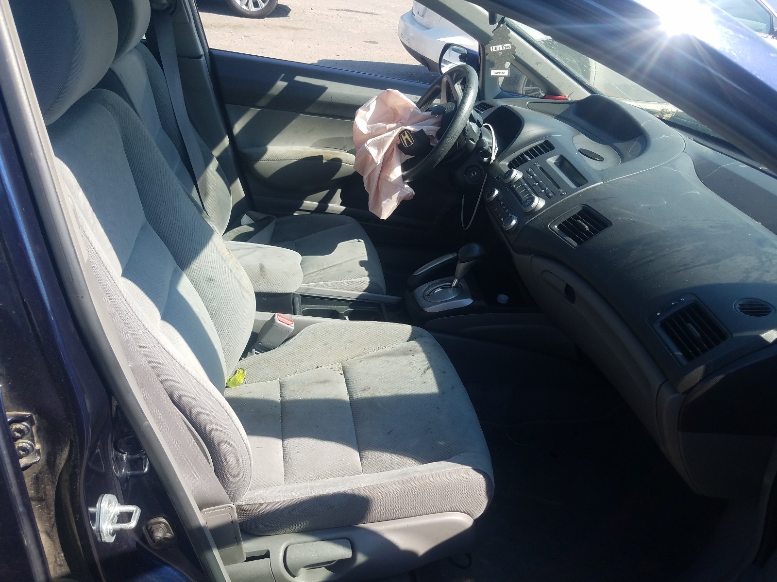 Photo 5 from auction – 2010 HONDA CIVIC LX with VIN 19XFA1F53AE052781