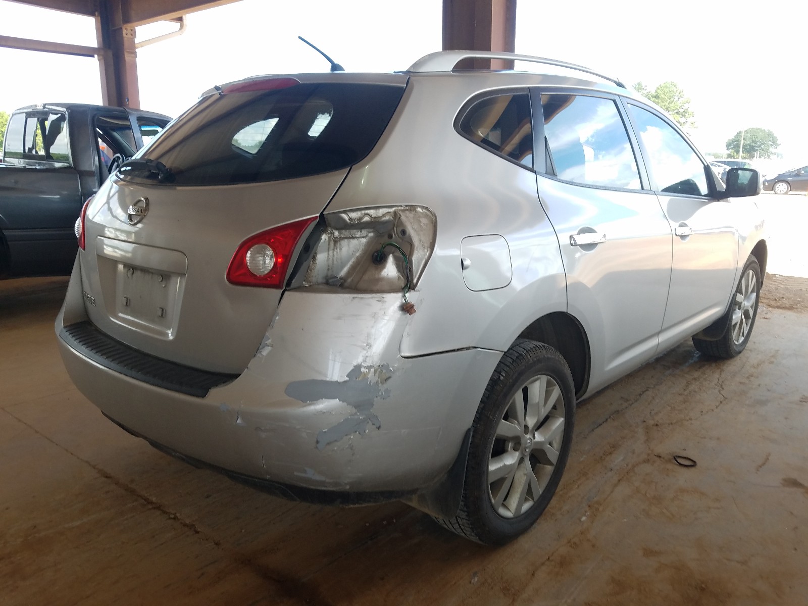 Photo 4 from auction – 2010 NISSAN ROGUE S with VIN JN8AS5MT0AW506589