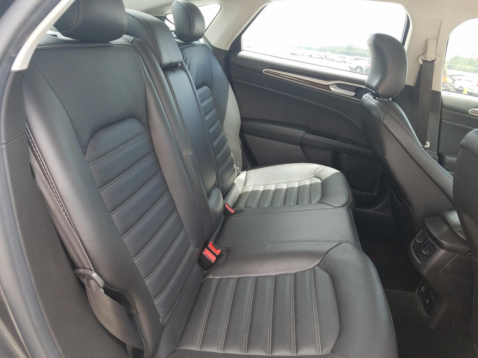 Photo 6 from auction – 2016 FORD FUSION SE with VIN 3FA6P0PU6GR394053