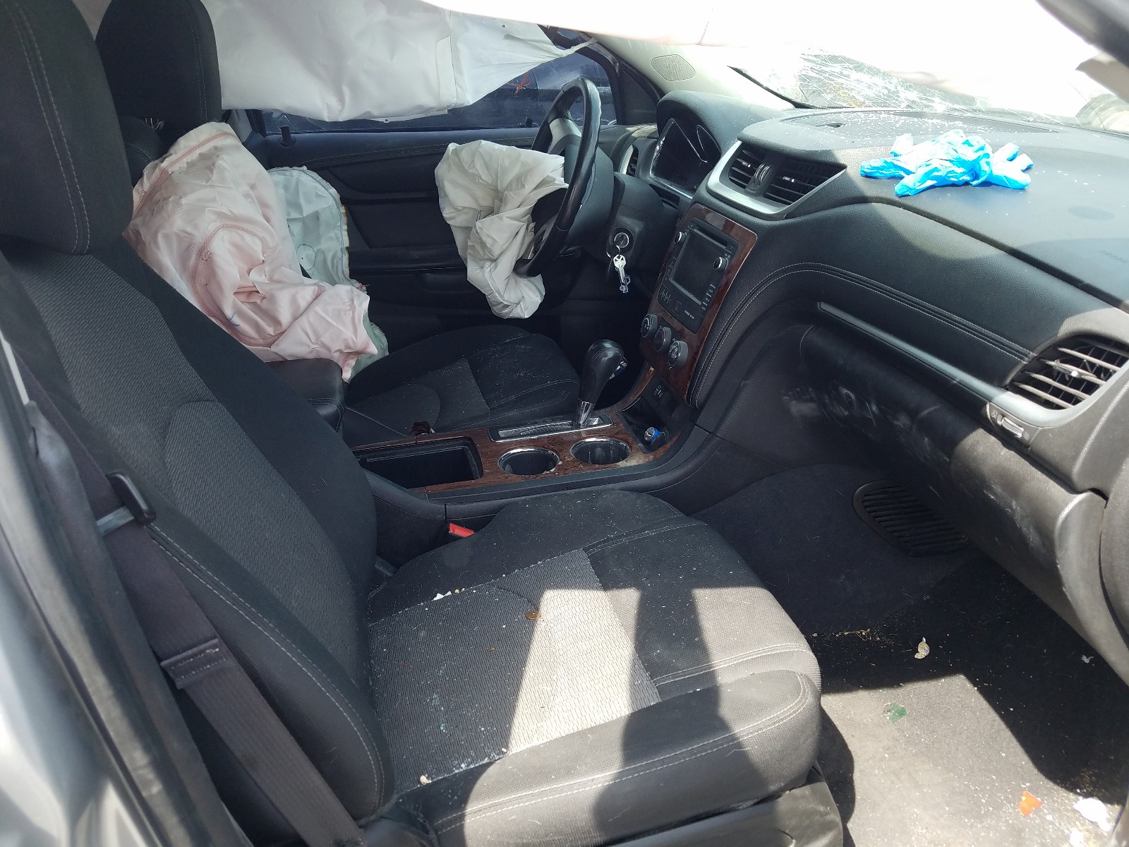 Photo 5 from auction – 2014 CHEVROLET TRAVERSE L with VIN 1GNKRGKD8EJ375926