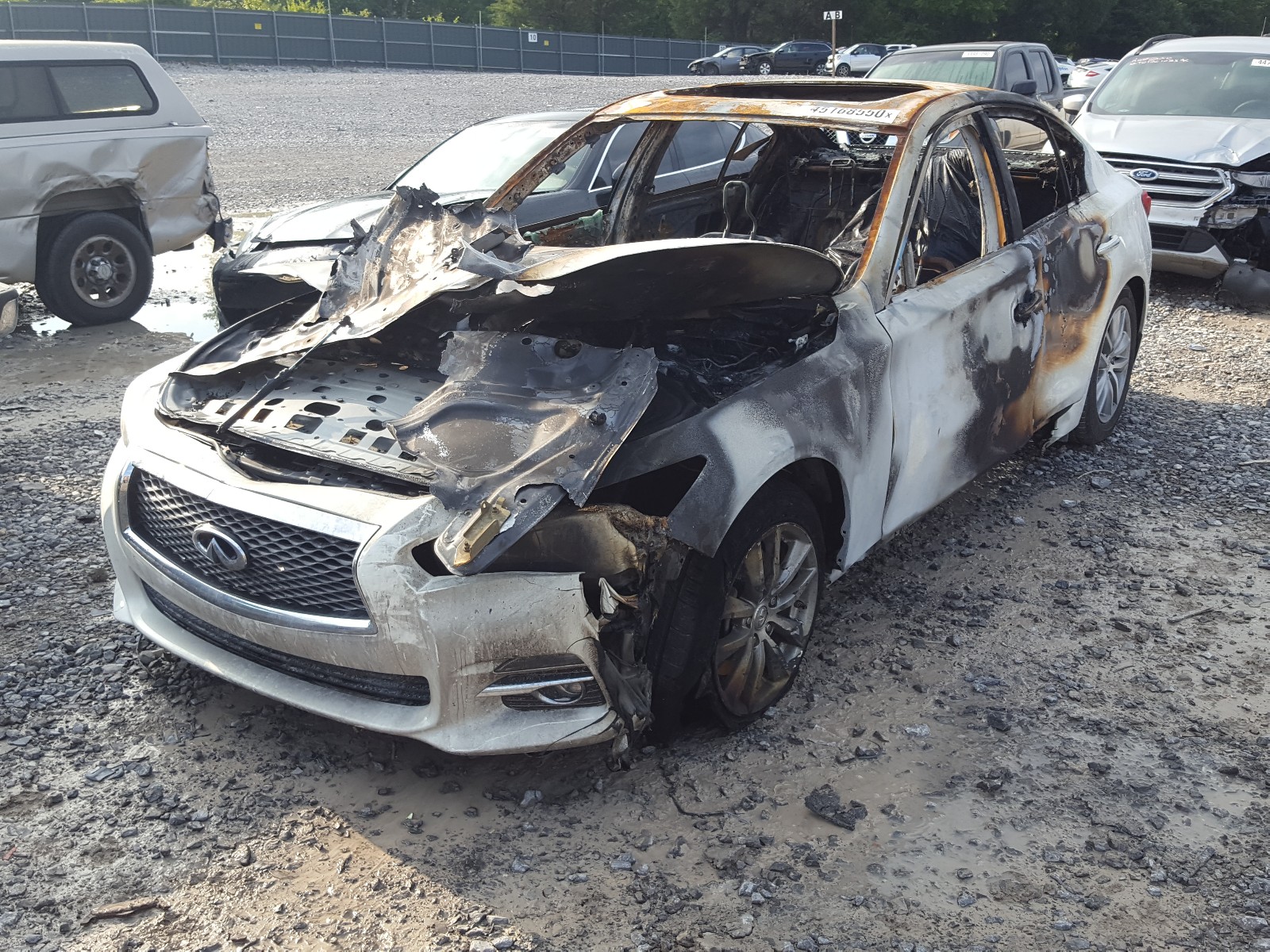Photo 2 from auction – 2015 INFINITI Q50 BASE with VIN JN1BV7AP4FM352775