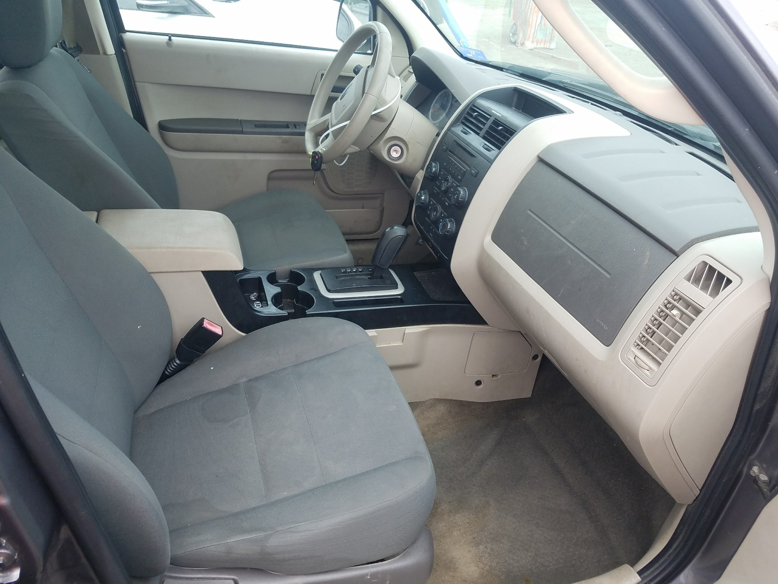 Photo 5 from auction – 2009 FORD ESCAPE XLS with VIN 1FMCU02769KC80631